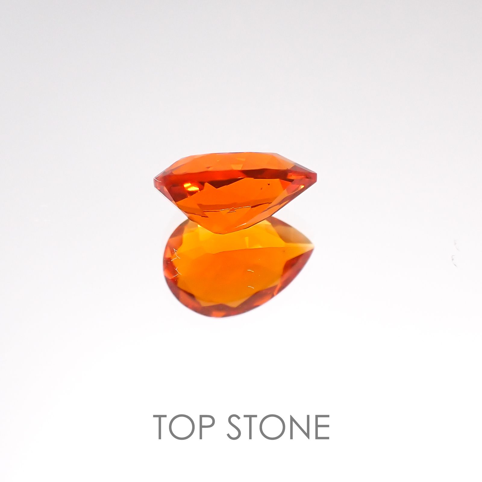 ファイヤーオパール(宝石名ファイヤー・オパール) メキシコ産 0.87ct 識別済[20117518]8.7×6.3mm前後