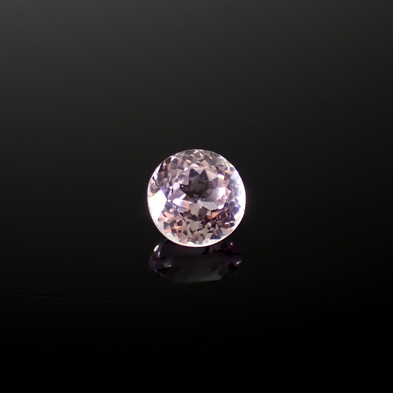クンツァイト アフガニスタン産 2.67ct[240125357]8.2x8.1mm前後