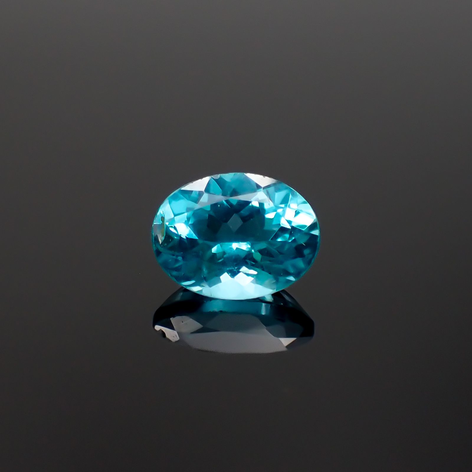 アパタイト(宝石名アパタイト)ブラジル産 1.41ct 識別済[230321343]7.9x6.1mm前後