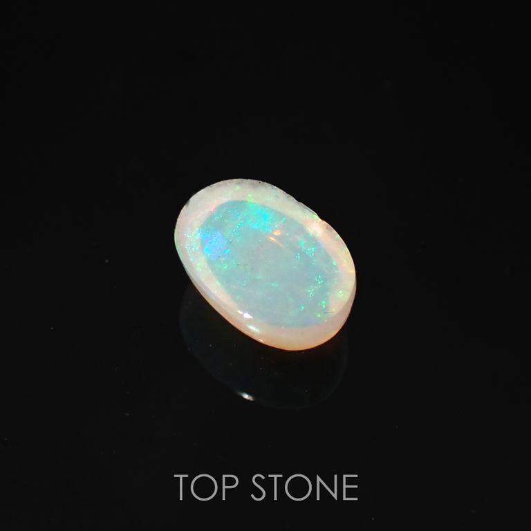 クリスタルオパール(宝石名オパール)オーストラリア産 0.86ct 識別済[220717008]7.5x5.2mm前後