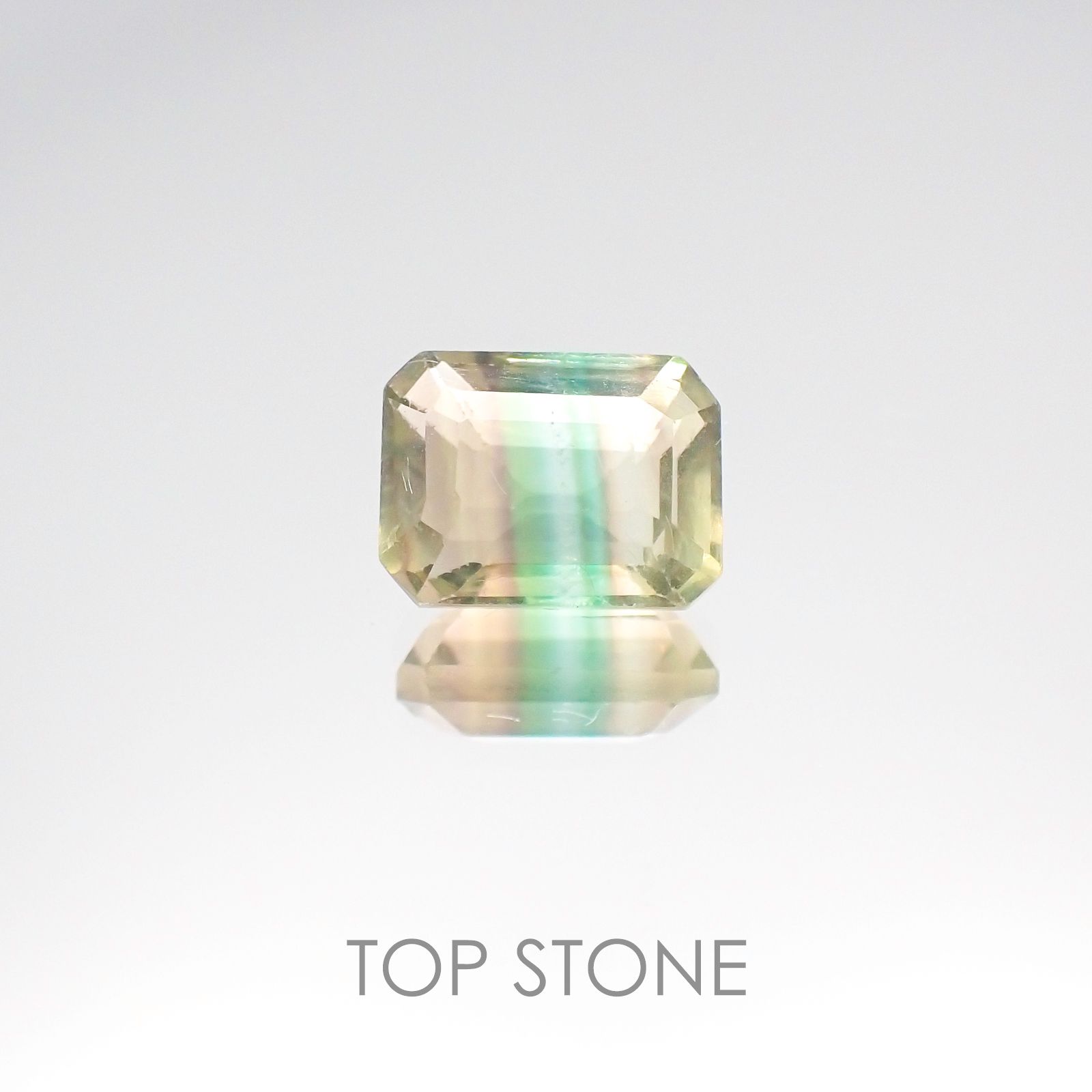 バイカラーフローライト ブラジル産 ルース 1.97ct[20107064]7.9×6.1mm前後