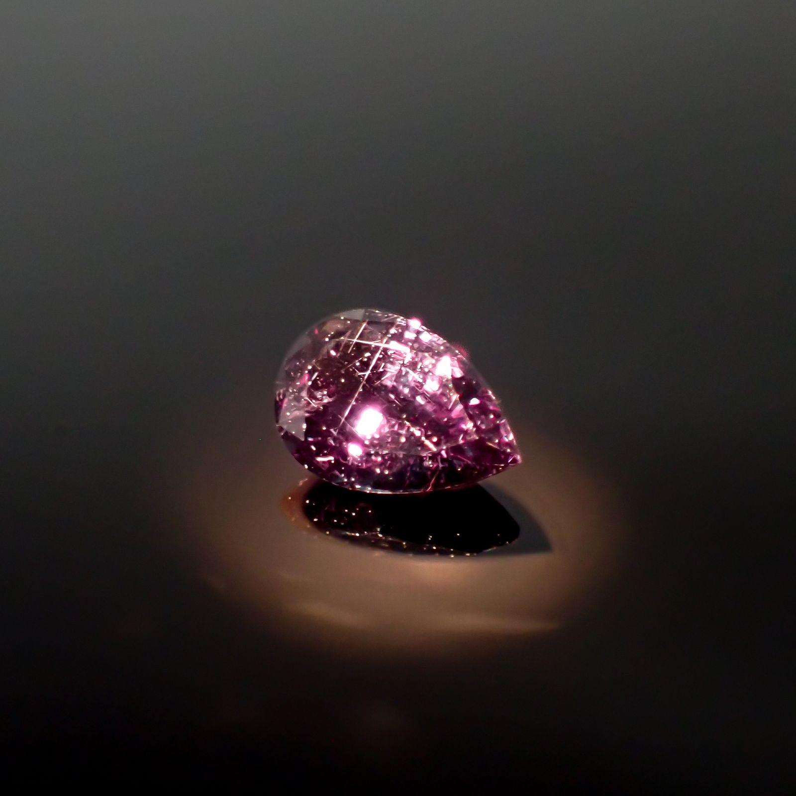 ベキリーブルーガーネット（カラーチェンジガーネット アレキタイプ） マダガスカル・ベキリー産 0.58ct [241029380]6.3x4.3mm前後
