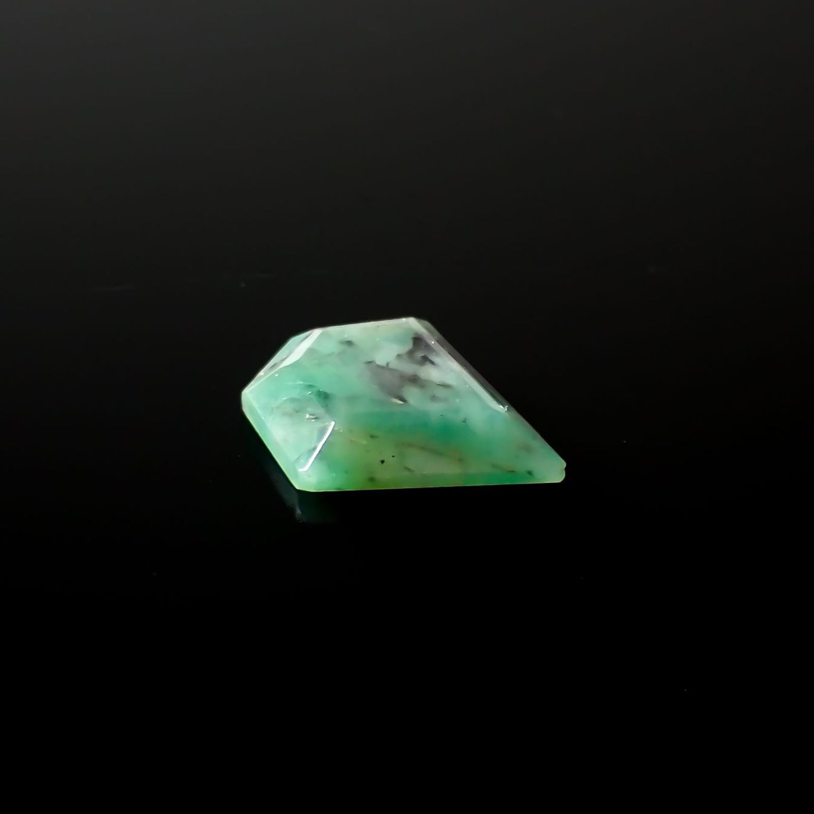 ◇カスタムカット◇エメラルド ブラジル産 1.49ct / 11.3x9.7mm前後 [240326484]
