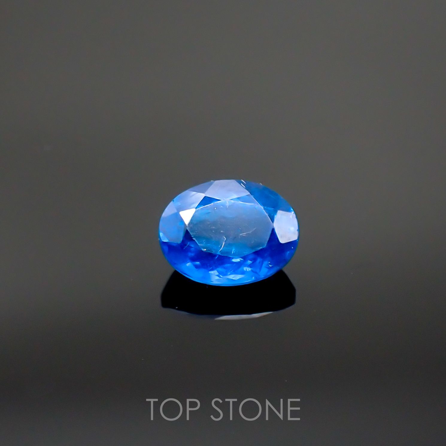 ネオンブルーアパタイト ブラジル産 ルース 1.46ct[210711684]8×6.1mm前後
