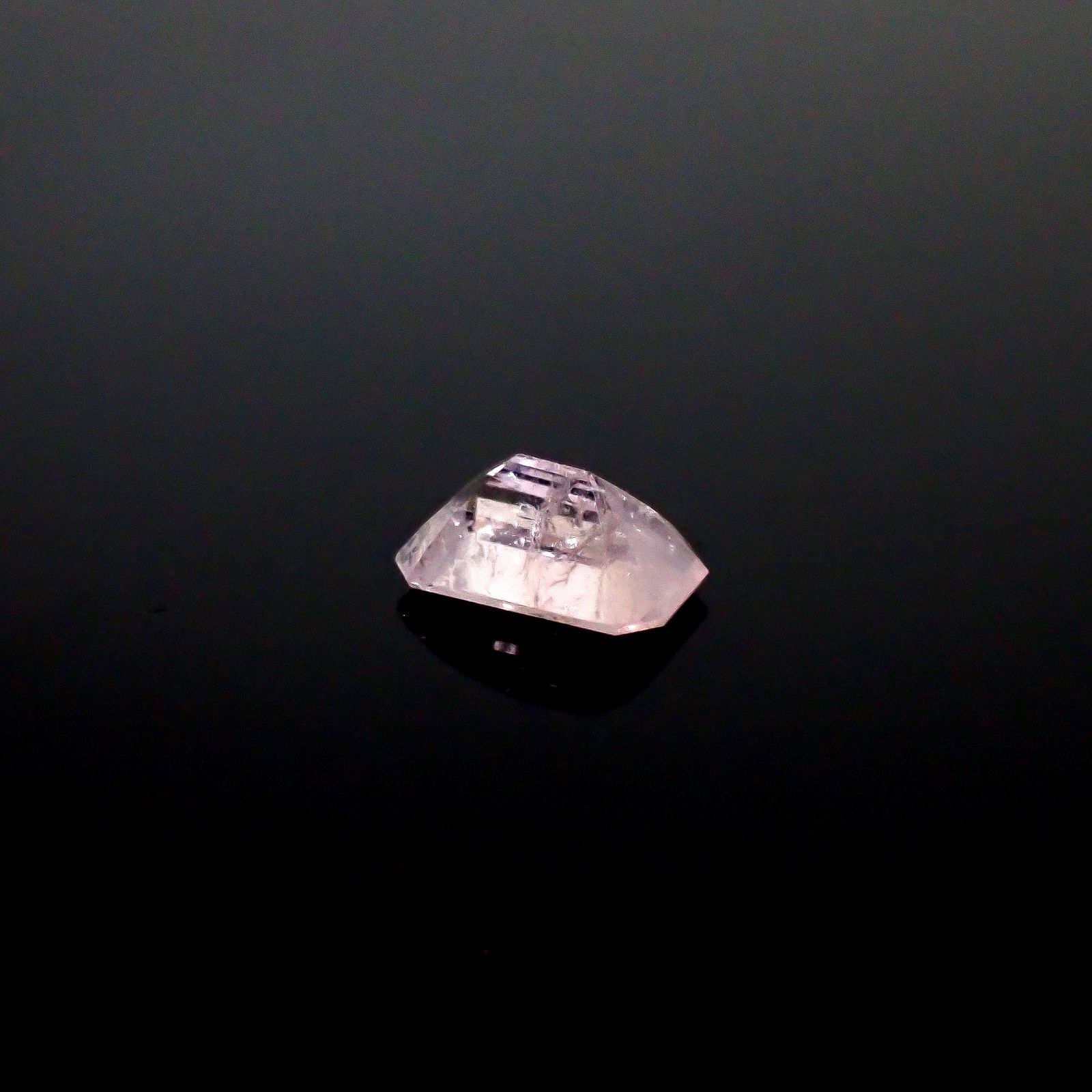 ピンクグロッシュラーガーネット(宝石名ピンク・グロッシュラー・ガーネット)ミャンマー産 0.618ct ソ付(日独)[250430291]6.2x3.9mm前後