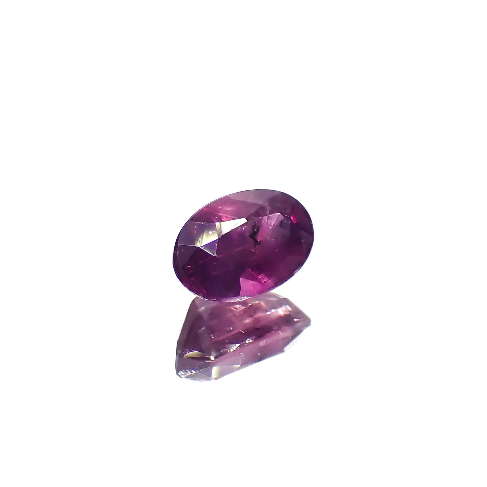 パープルサファイア 非加熱 パキスタン・カシミール地方産 0.74ct[240628402]6.2x3.9mm前後
