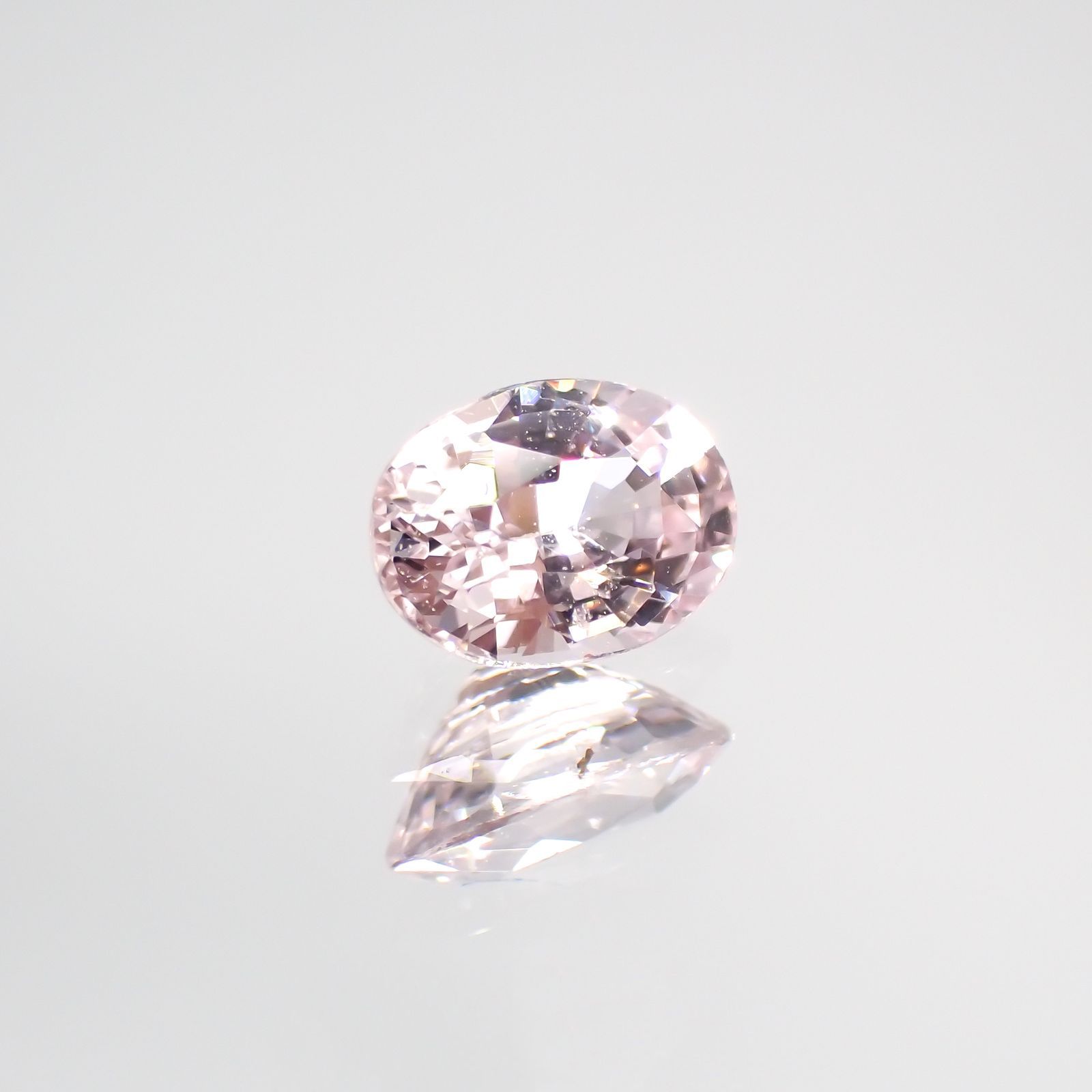 ピンクサファイア(宝石名ピンク・サファイア) マダガスカル/スリランカ産 0.56ct 識別済[210712559]5.5×4mm前後