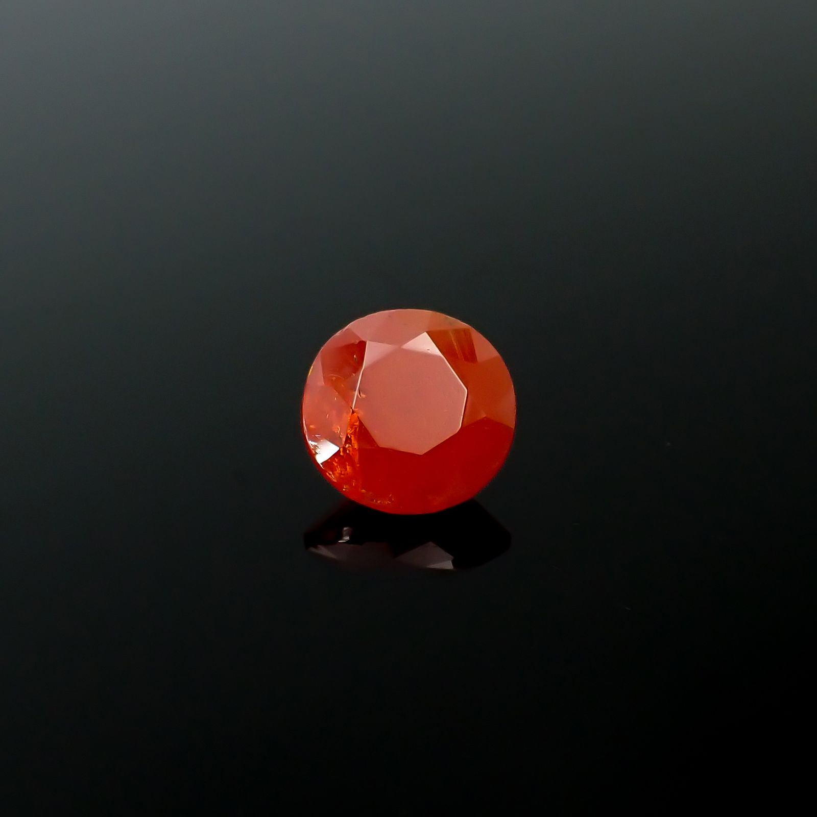 ウルフェナイト コンゴ民主共和国産 4.48ct[240326383]8.1x8.1mm前後