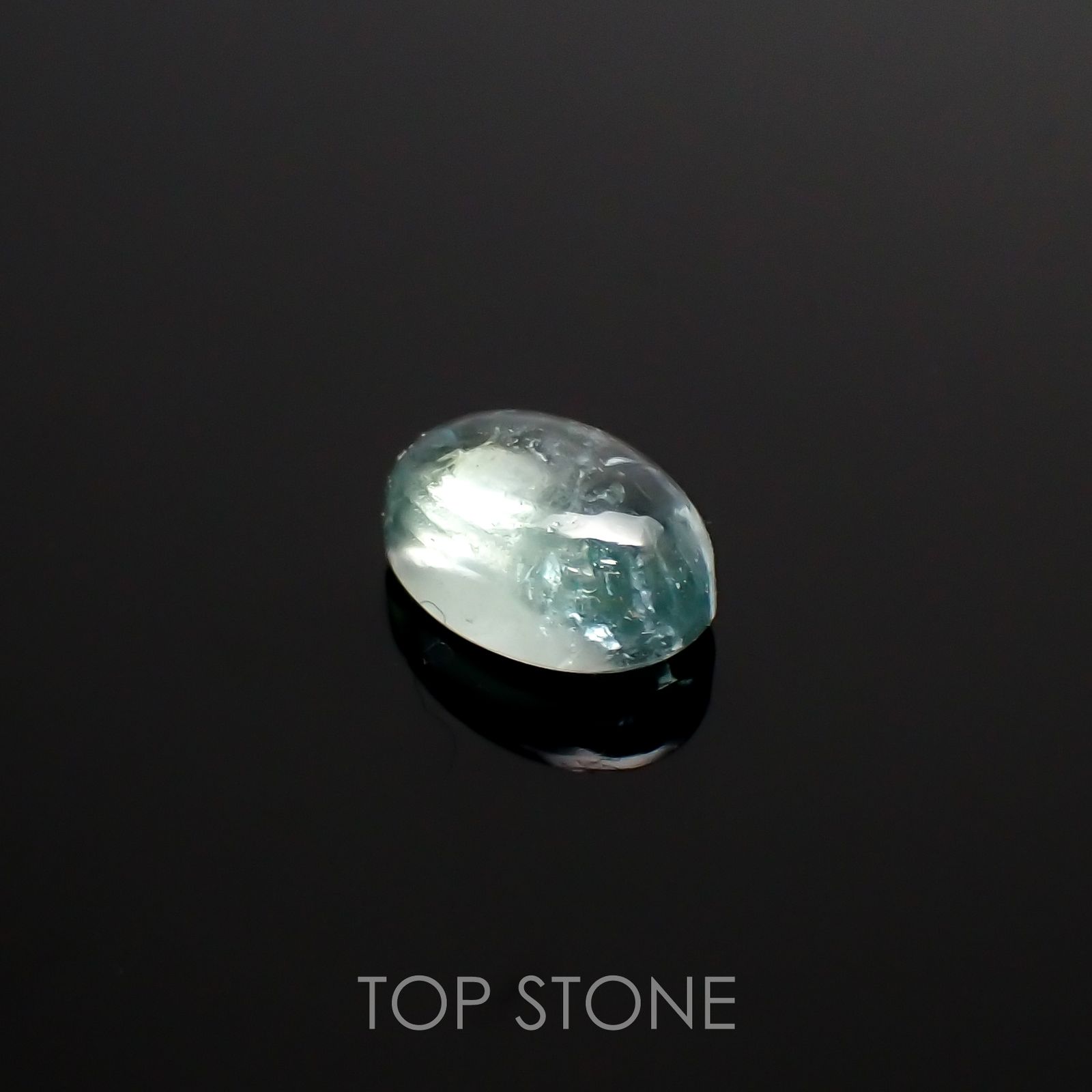 バナジウムコーネルピン(宝石名コーネルピン)タンザニア・タンガ州産 0.70ct 識別済[220115560]6x4.2mm前後