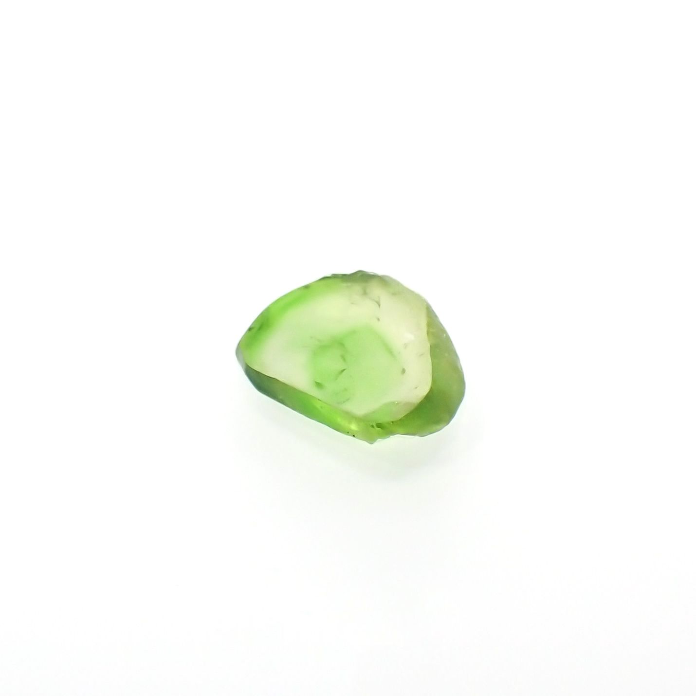 デマントイドガーネット 原石スライス(宝石名デマントイド・ガーネット) 0.26ct 識別済[210812771]4.8×3.4mm前後