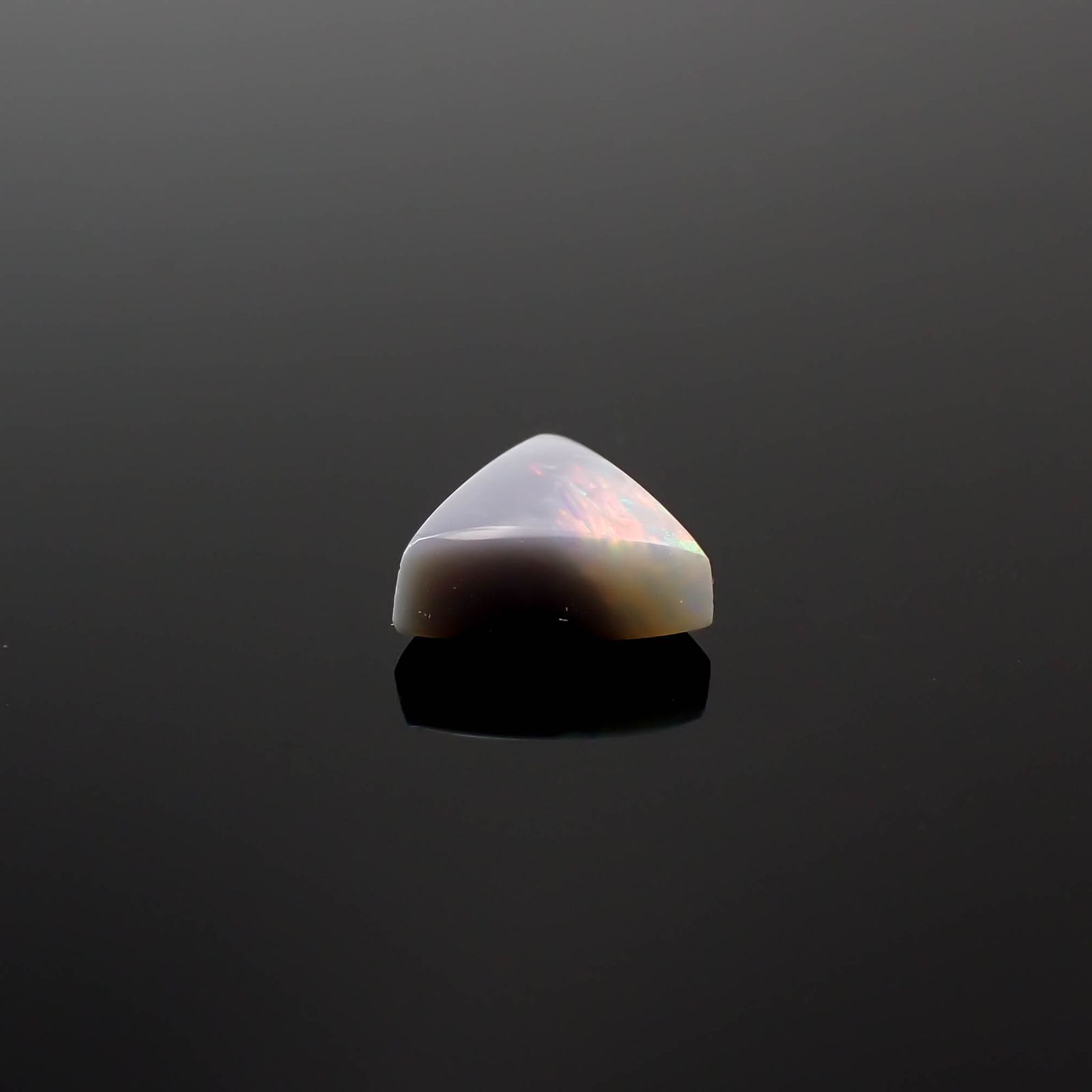 ブラックオパール オーストラリア産 0.56ct[240326648]6.5x5.9mm前後