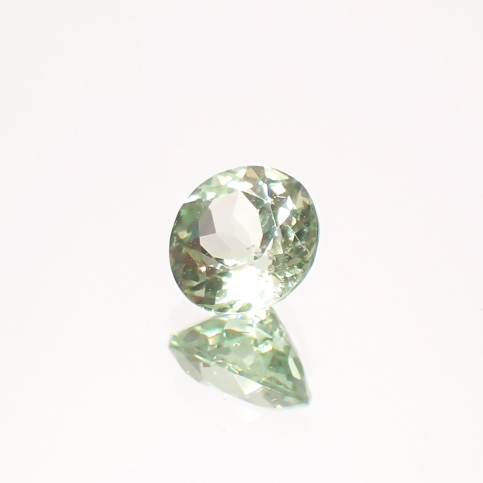 バナジウムコーネルピン(宝石名コーネルピン)タンザニア・タンガ州産 0.36ct 識別済[230521913]4.4x4.4mm前後