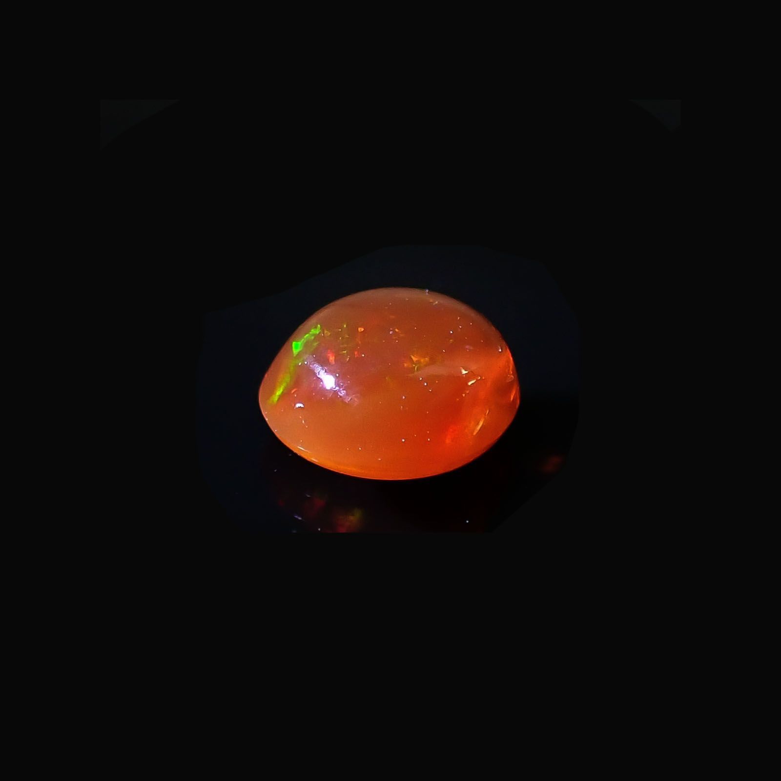 ファイヤーオパール(宝石名ファイア・オパール)メキシコ産 0.807ct ソ付(彩珠)[231023917]6.8x6mm前後
