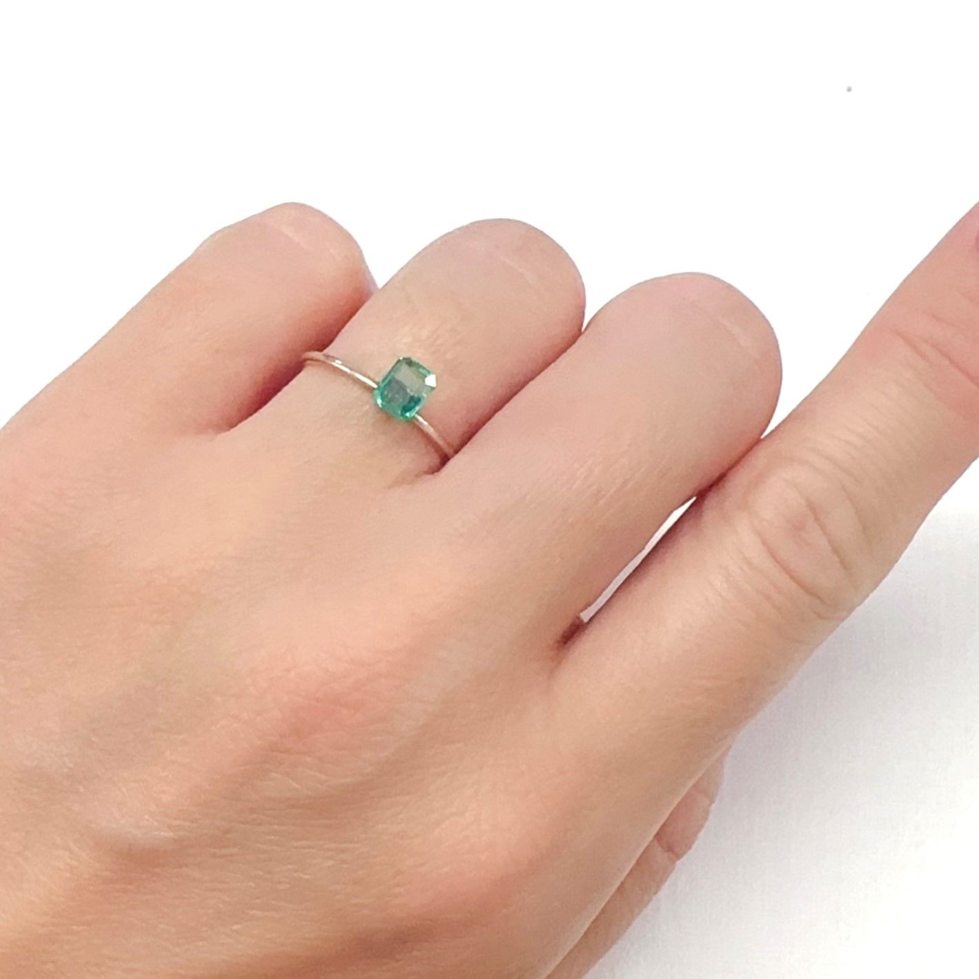 エメラルド コロンビア産 0.39ct[240427228]5x4mm前後