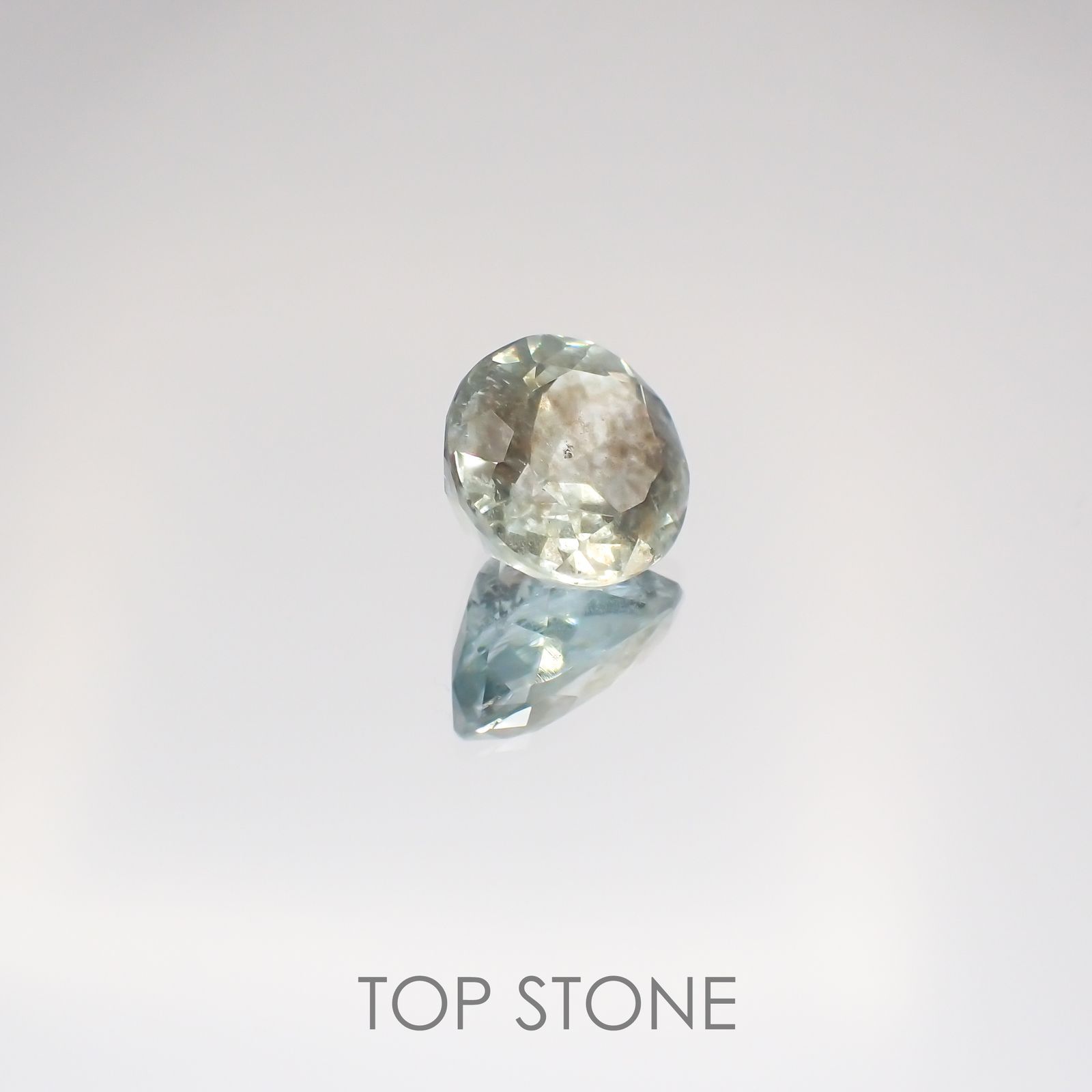 アベンチュリンアクアマリン ブラジル産 ルース 3.4ct[210510790]10.3×9.3mm前後