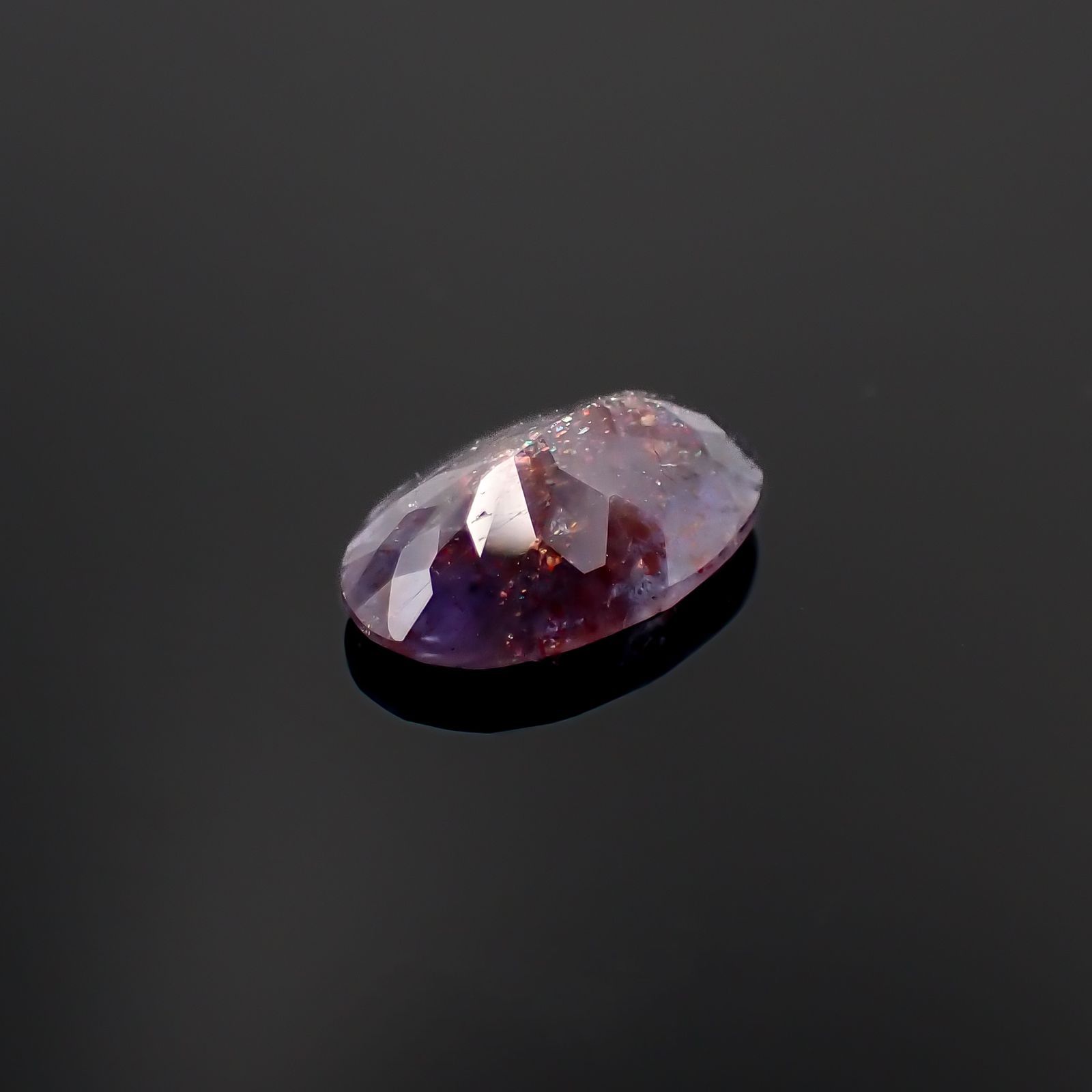 ブラッドショットアイオライト インド産 1.71ct[221219652]10.8x7mm前後