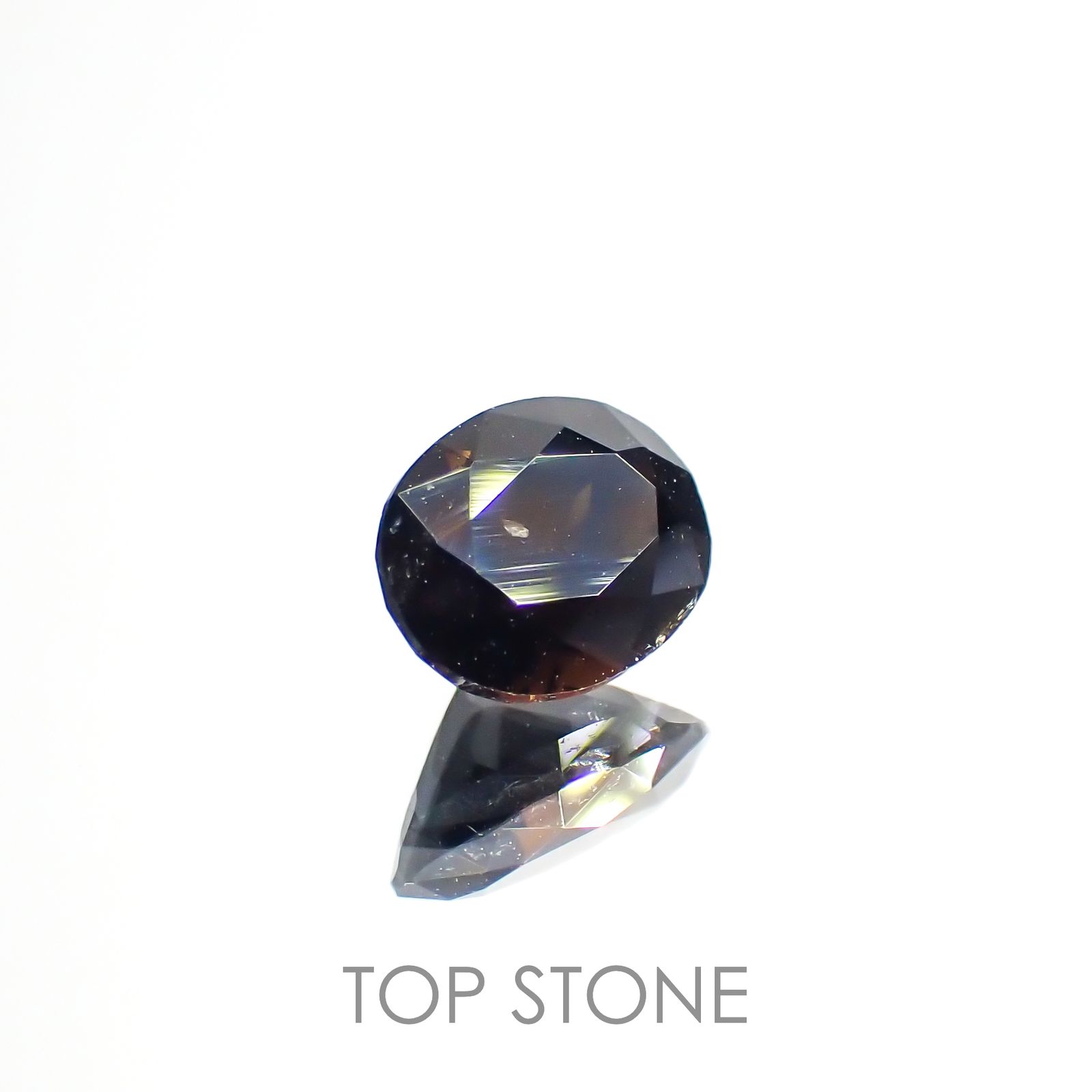 エピドート(宝石名エピドート)タンザニア産 0.59ct 識別済[221018698]5.9x4.5mm前後