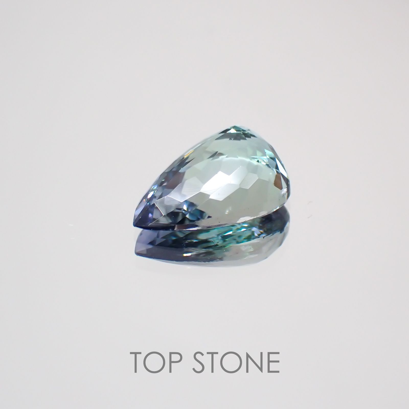 バイカラータンザナイト(宝石名ゾイサイト) タンザニア産 2.507ct ソ付(彩珠)[210410411]11×7.4mm前後