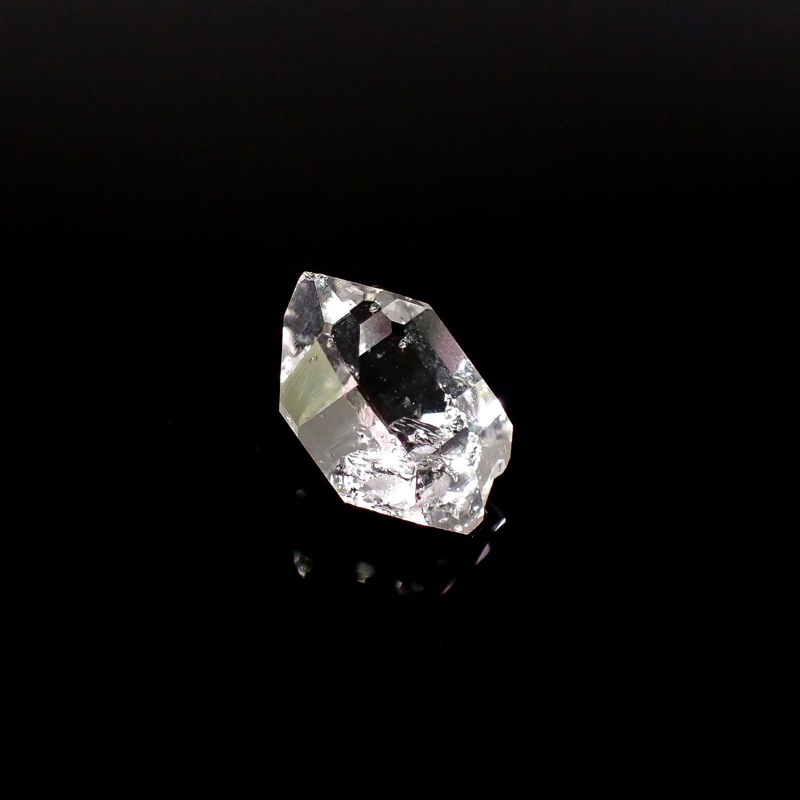 ハーキマーダイヤモンド 原石 アメリカ・ニューヨーク州産 15.14ct / 19x13.4mm前後 [260231774]