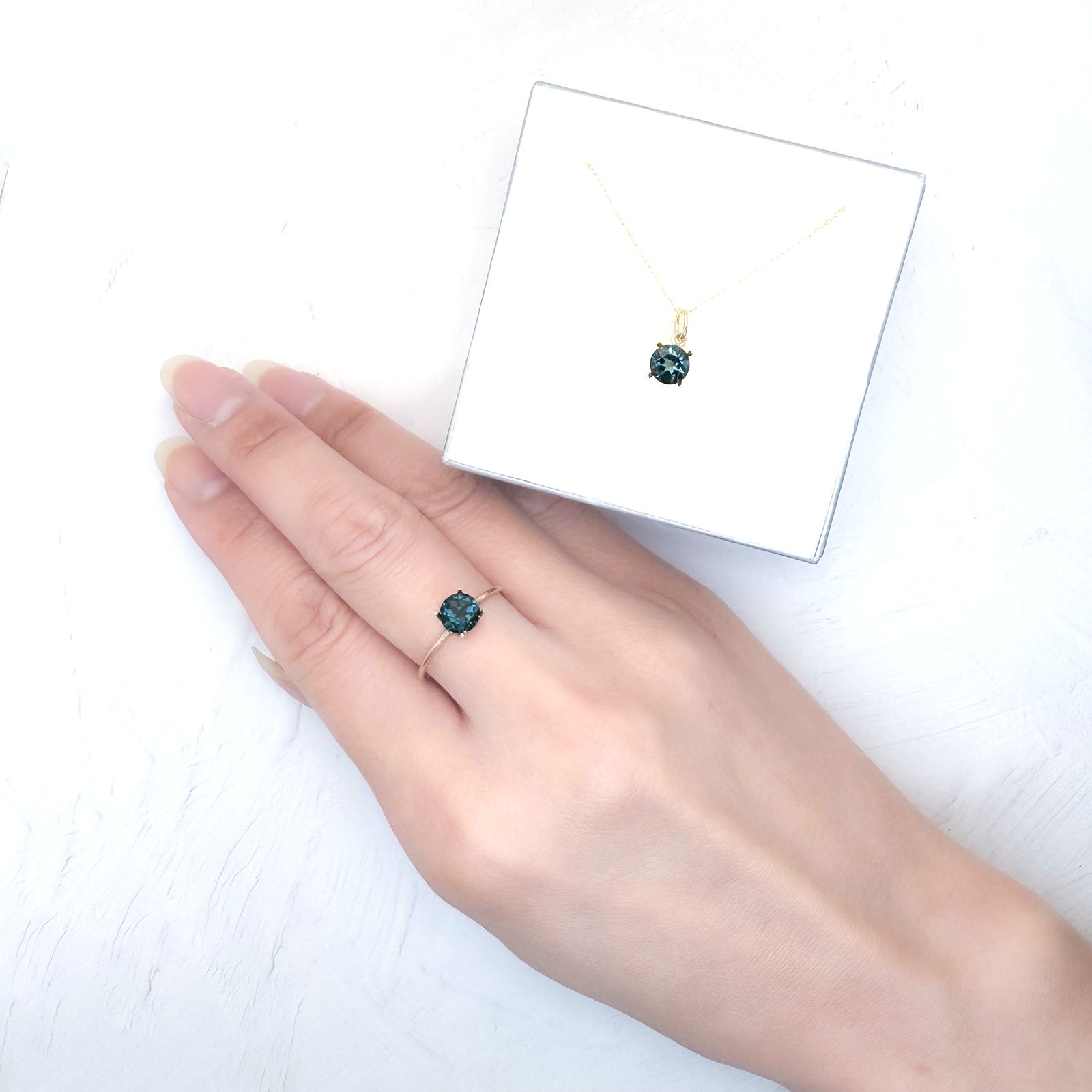 ◇ペアセット◇ロンドンブルートパーズ ブラジル産 1.64ct(2pcs合計) / 6x6mm前後 [251031329]