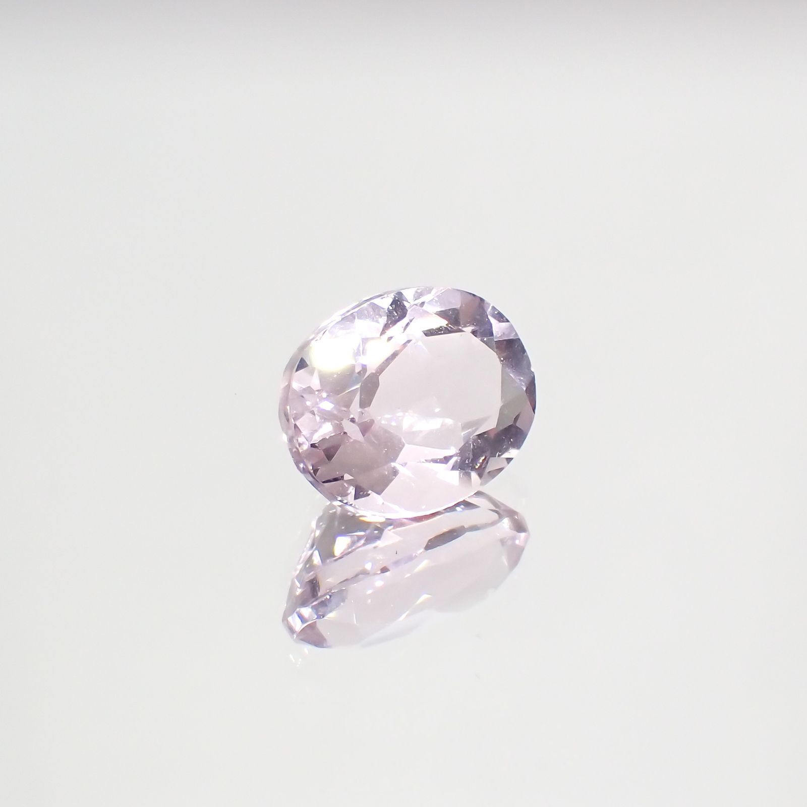 ピンクフローライト(宝石名フルオライト)ブラジル産 3.36ct 識別済[220115124]10.1x8.1mm前後