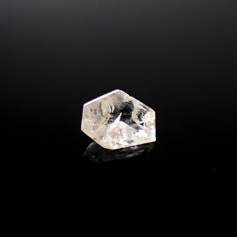 ◇カスタムカット◇ポードレッタイト(宝石名ポードレッタイト)ビルマ産 0.300ct ソ付(彩珠)[240628438]5.4x4.4mm前後