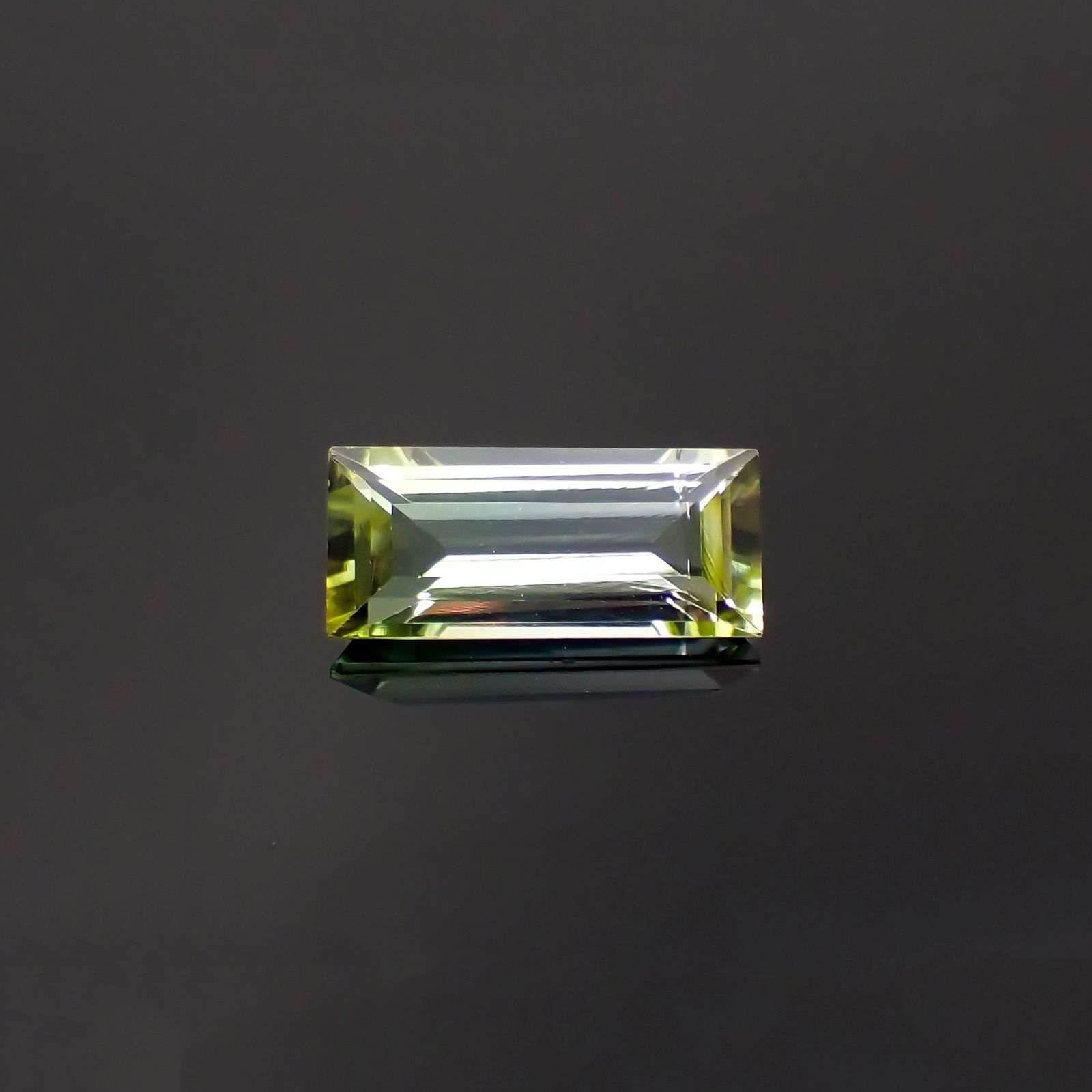 バイカラートルマリン コンゴ民主共和国産 1.76ct[230220535]11.2x4.9mm前後
