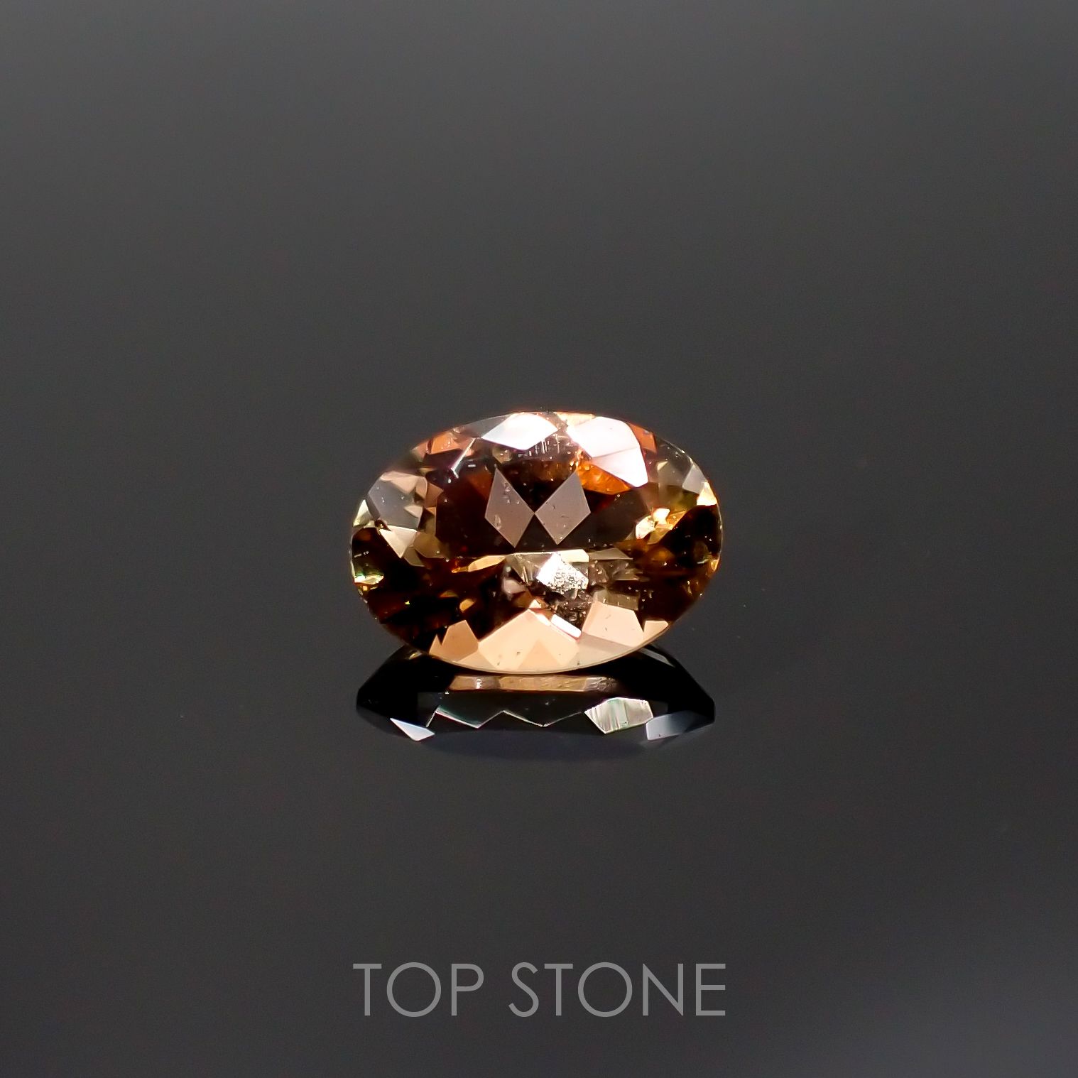 バイカラーアンダリュサイト(宝石名アンダリュサイト)スリランカ/マダガスカル産 0.75ct 識別済[220515702]7.1x5mm前後