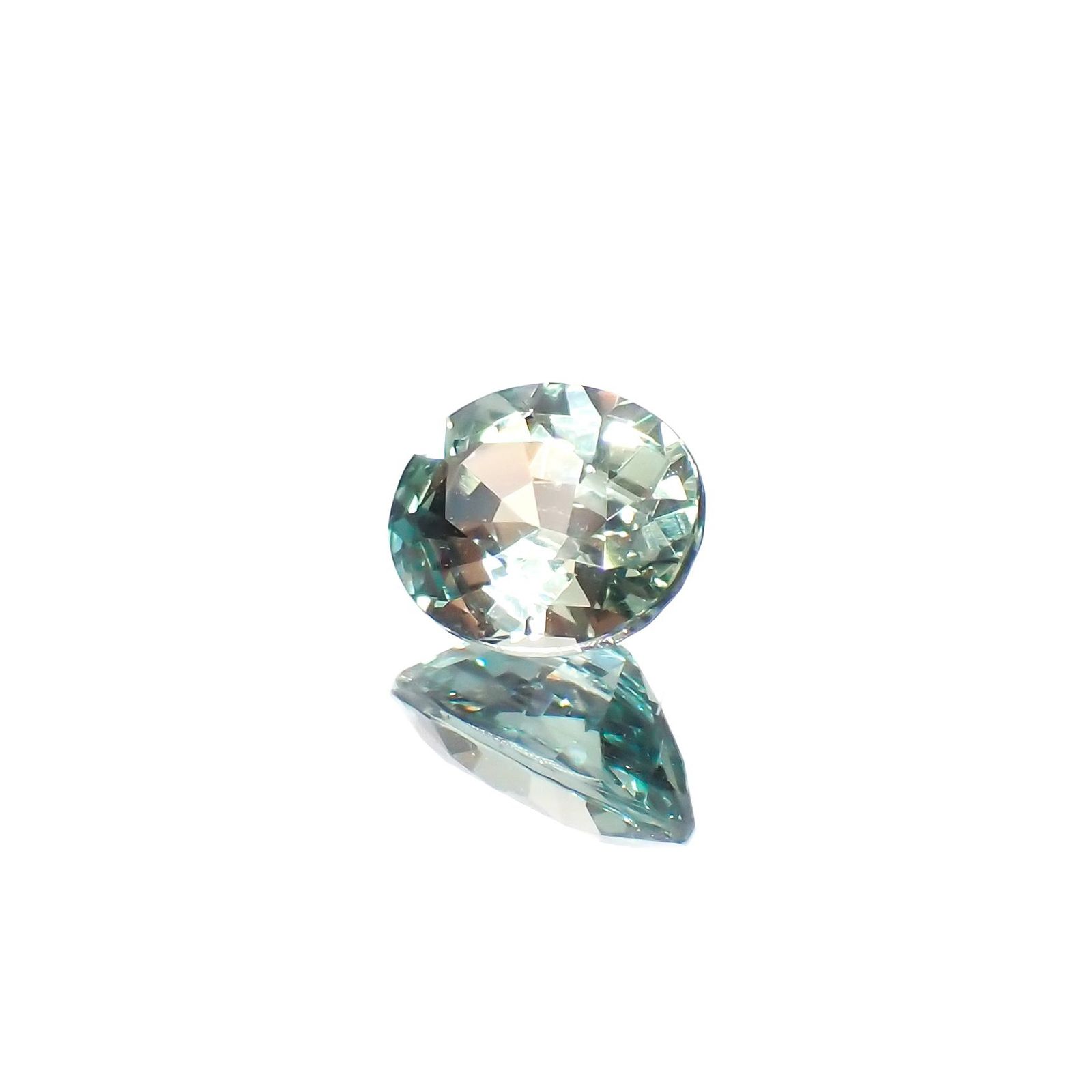 アレキサンドライト(宝石名アレキサンドライト)ブラジル産 GIA鑑付 0.55ct / 5.49x4.47mm前後 [230823162]