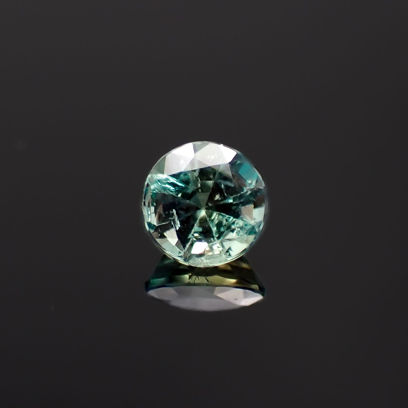 アレキサンドライト(宝石名アレキサンドライト)ブラジル産 0.24ct 識別済[230622397]3.6x3.6mm前後