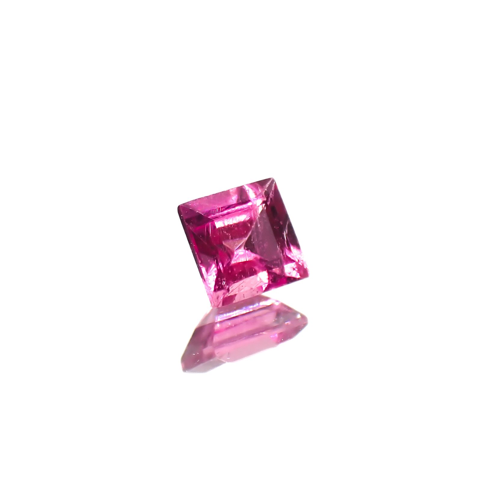 ルベライト ブラジル産 0.14ct[240628080]3x3mm前後