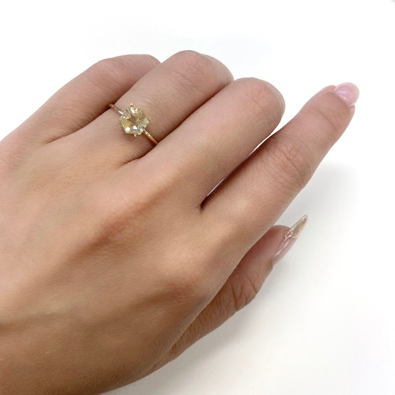 ◇ヘキサゴンカット◇ルチルクォーツSA(宝石名ルチルレイテッド・クォーツ) ブラジル産 0.88ct 識別済[210611299]6×6mm前後