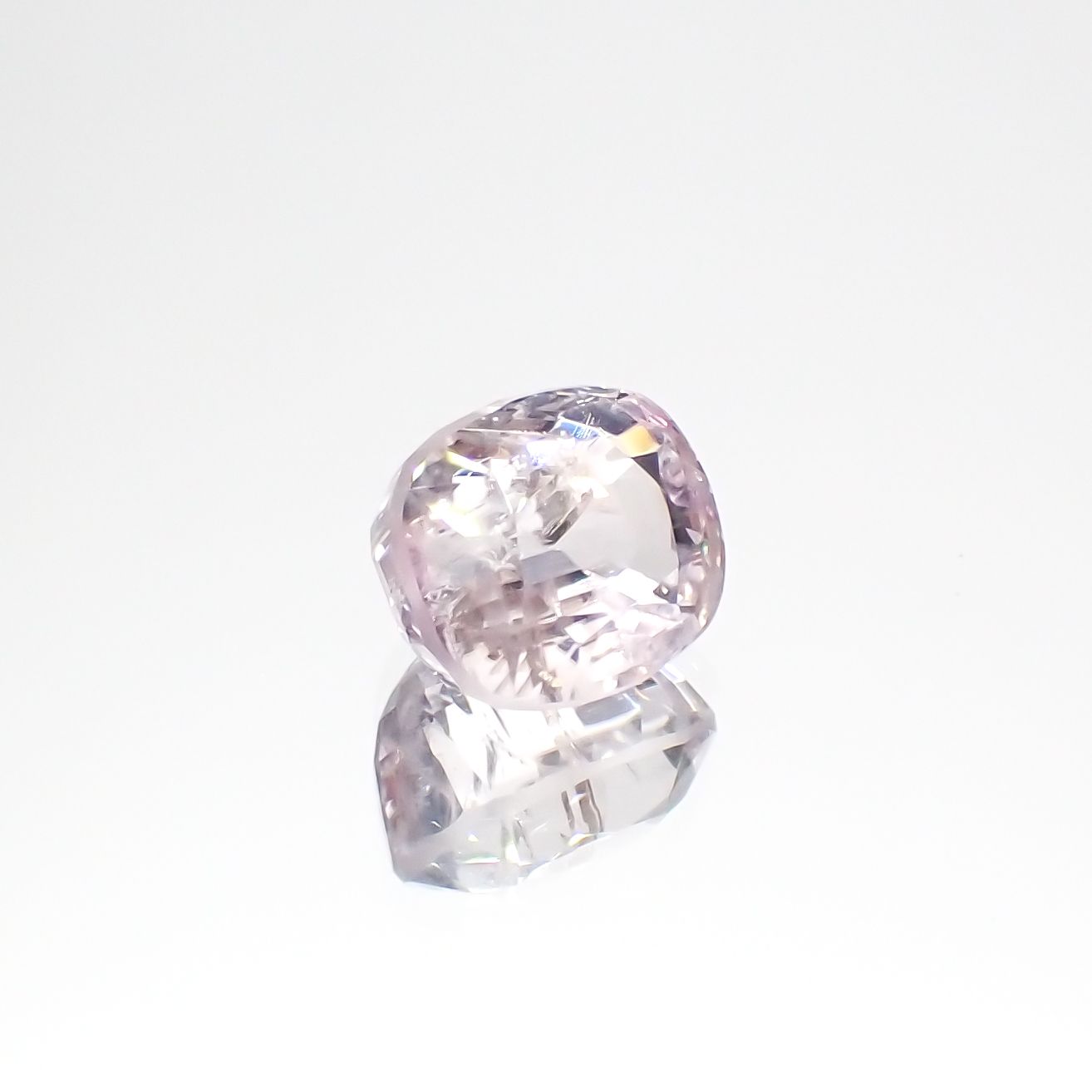 ポードレッタイト(宝石名ポードレッタイト)ビルマ産 1.372ct ソ付(彩珠)[230722816]6.9x6mm前後