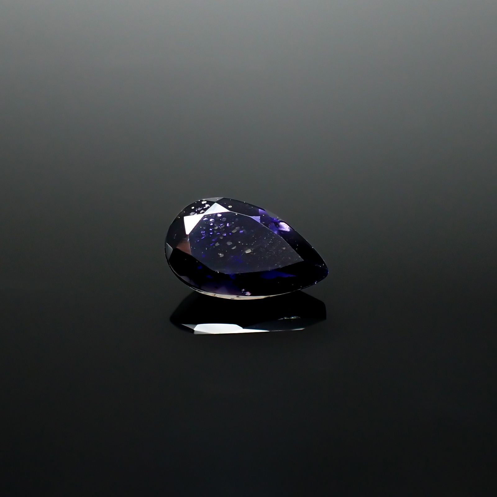 アイオライトサンストーン インド/ブラジル産 0.67ct[231224846]7.9x4.9mm前後