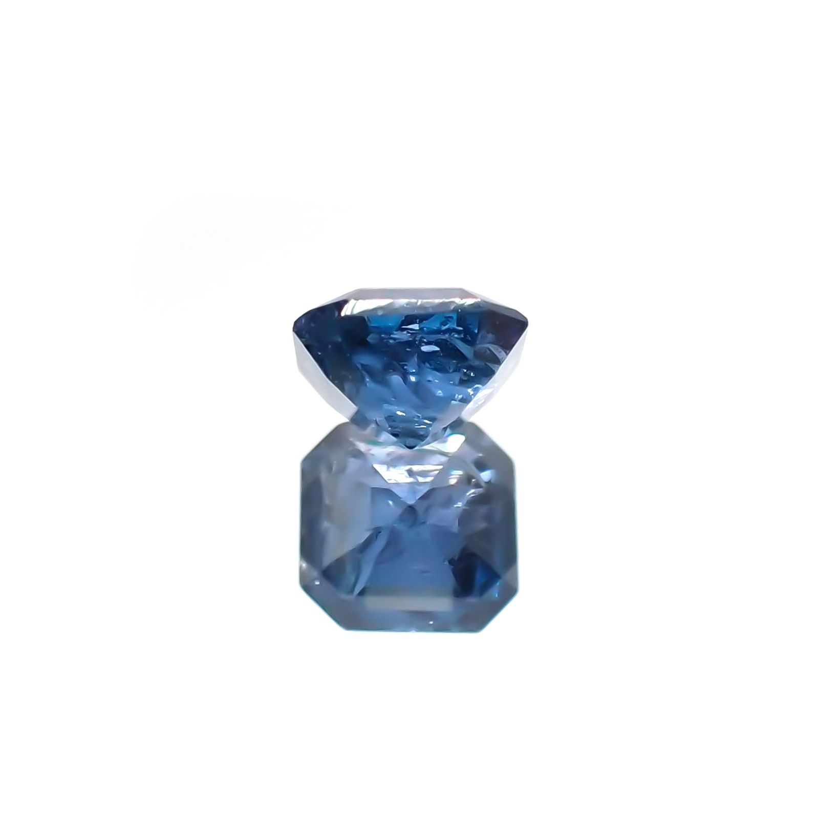 ガーナイト(宝石名 含コバルト・ガーナイト) ナイジェリア産 ソ付(彩珠) 0.406ct / 3.8x3.7mm前後 [260411553]