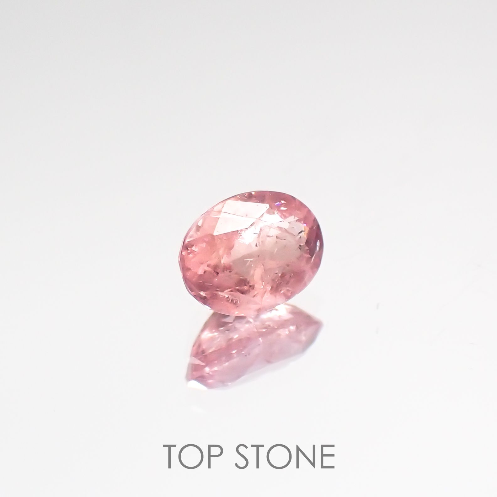 ペツォッタイト(ラズベリル)(宝石名ペツォッタイト) マダガスカル産 0.171ct ソ付(彩珠)[210711805]4×2.9mm前後