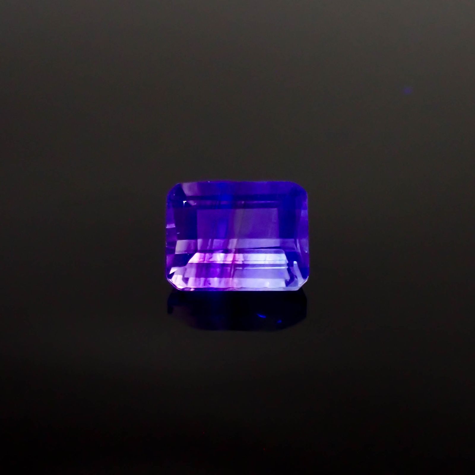 パーティカラーフローライト フルオレッセンス ブラジル産 3.13ct[240828644]8.9x7mm前後