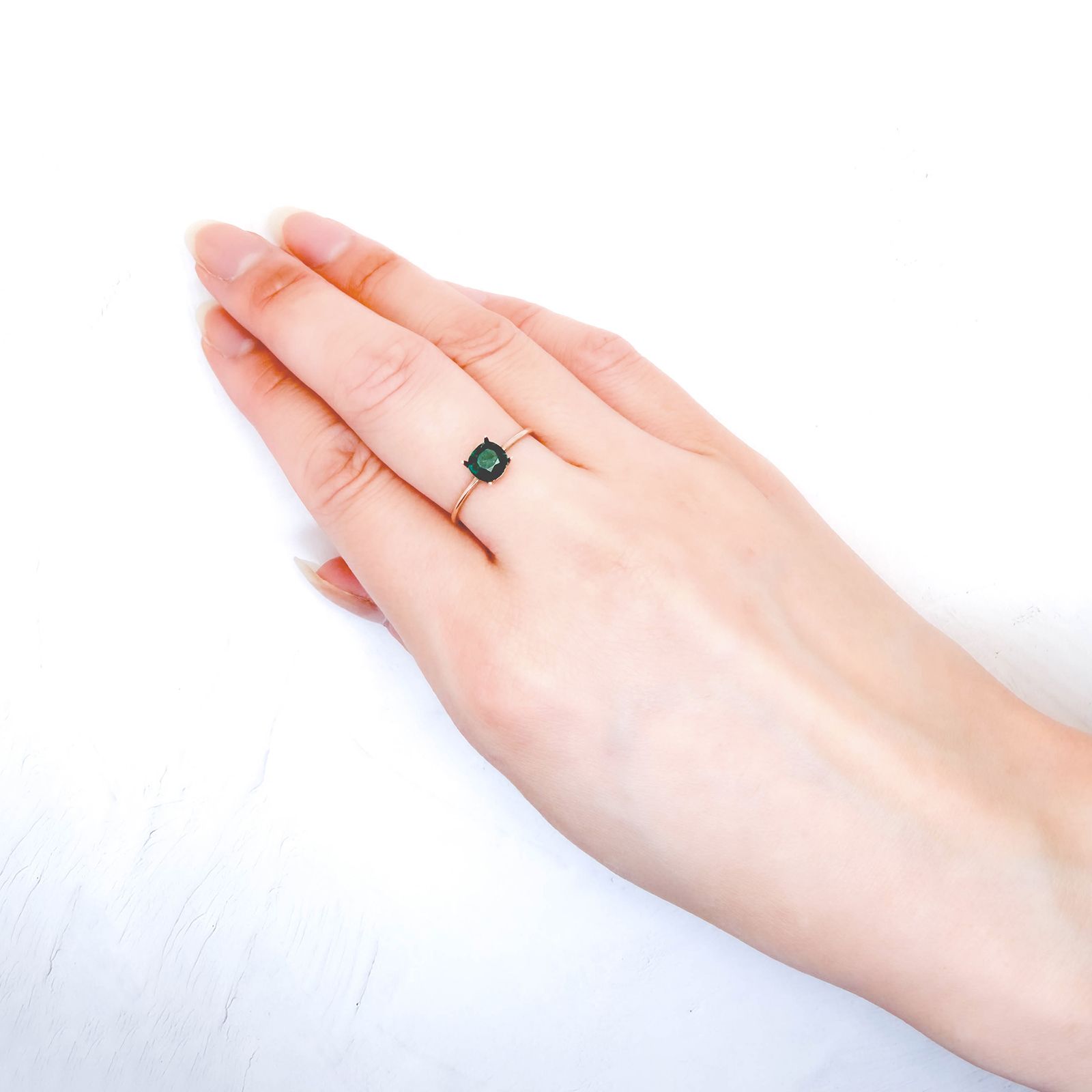 ダイオプテーズ ナミビア産 0.87ct / 5.8x5.4mm前後 [260632301]