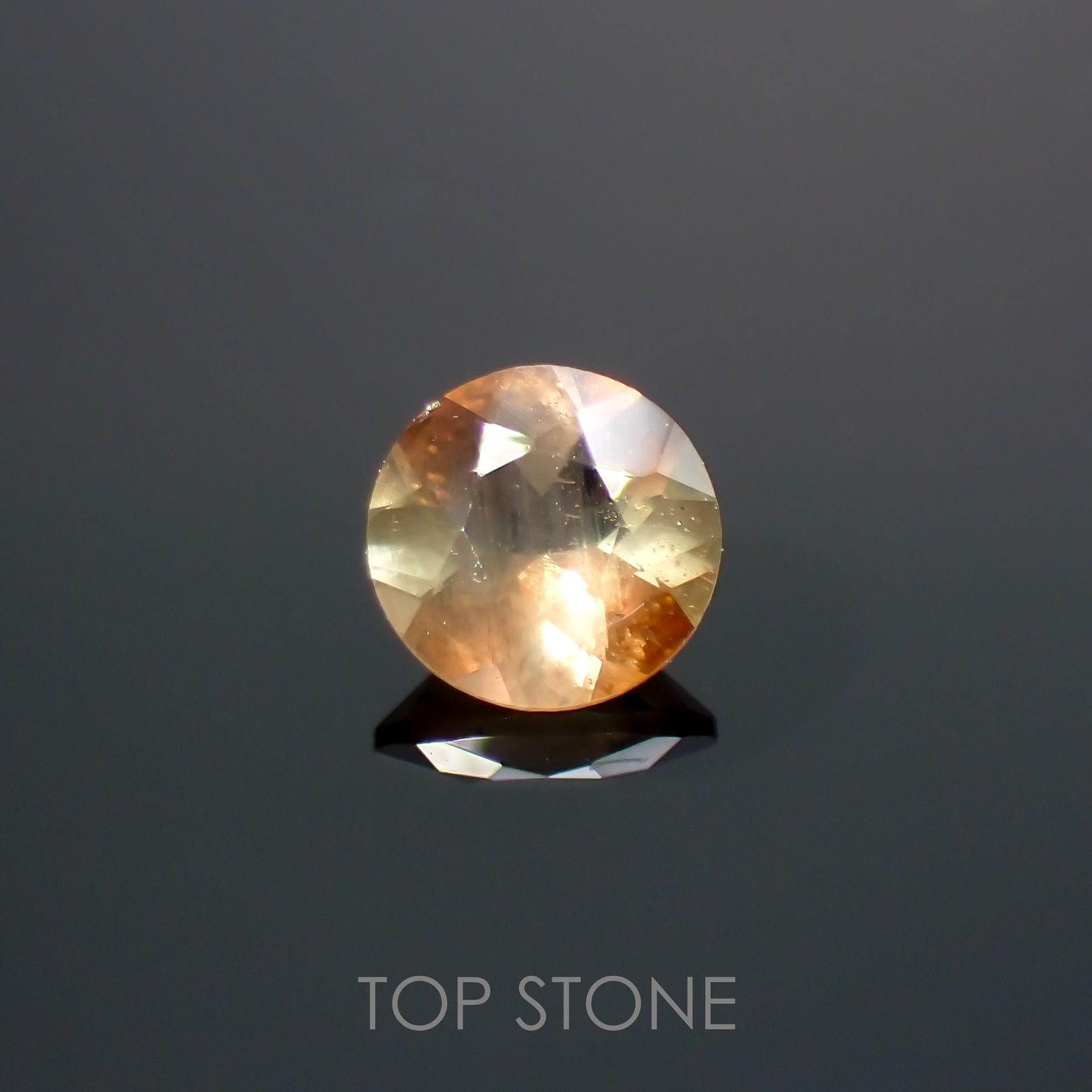 アンダリュサイト(宝石名アンダリュサイト)スリランカ/モザンビーク産 0.22ct 識別済[220114422]3.9x3.9mm前後