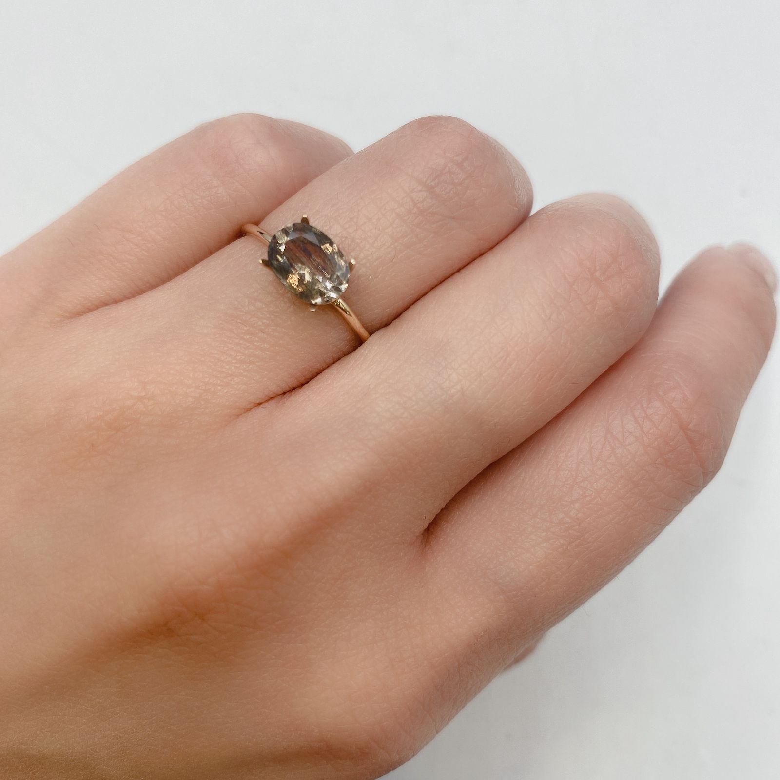 レインボースキャポライト ブラジル産 ルース 1.04ct[210310338]7.9×6mm前後