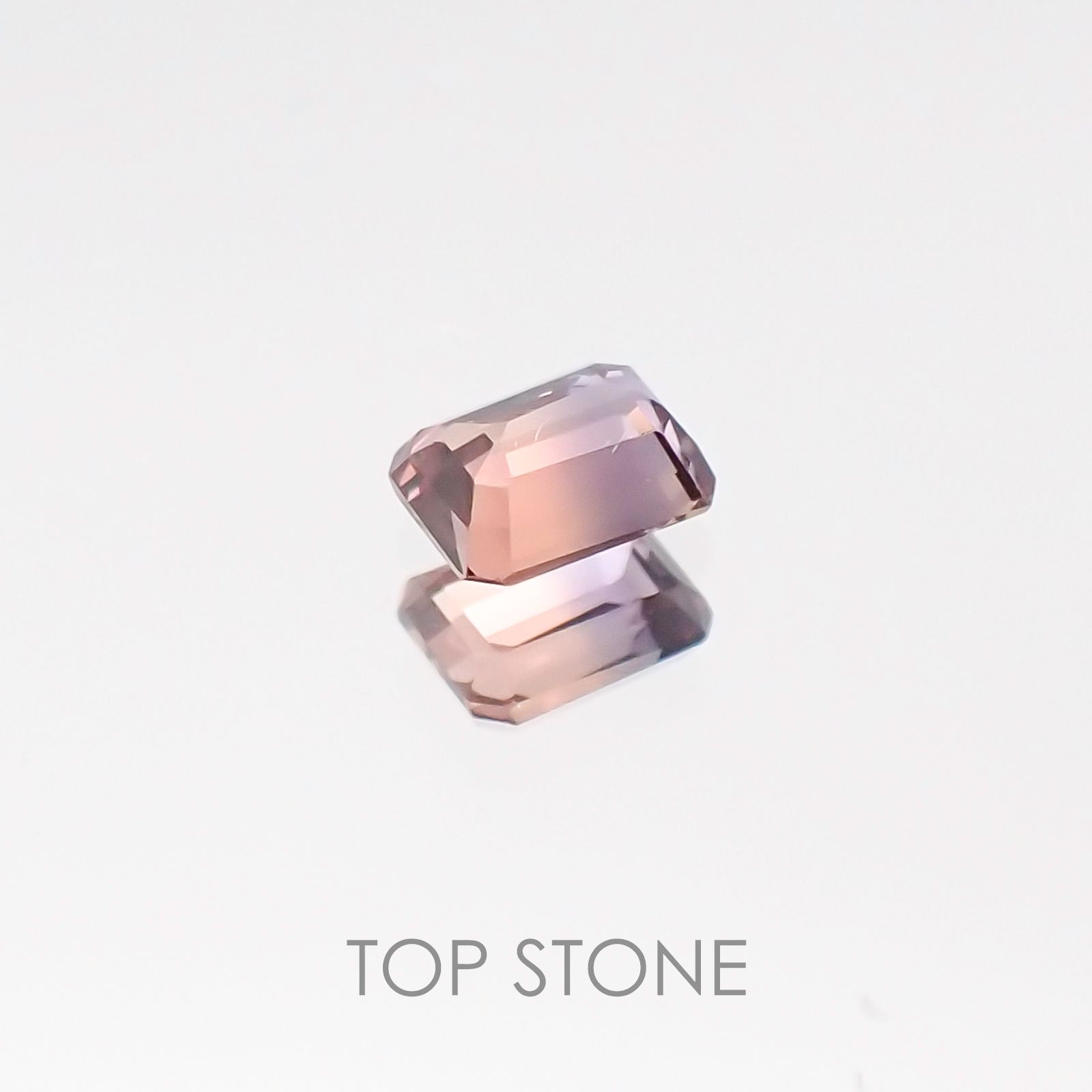 バイカラーサファイア タンザニア産 ルース 0.19ct[20106706]3.4×2.7mm前後