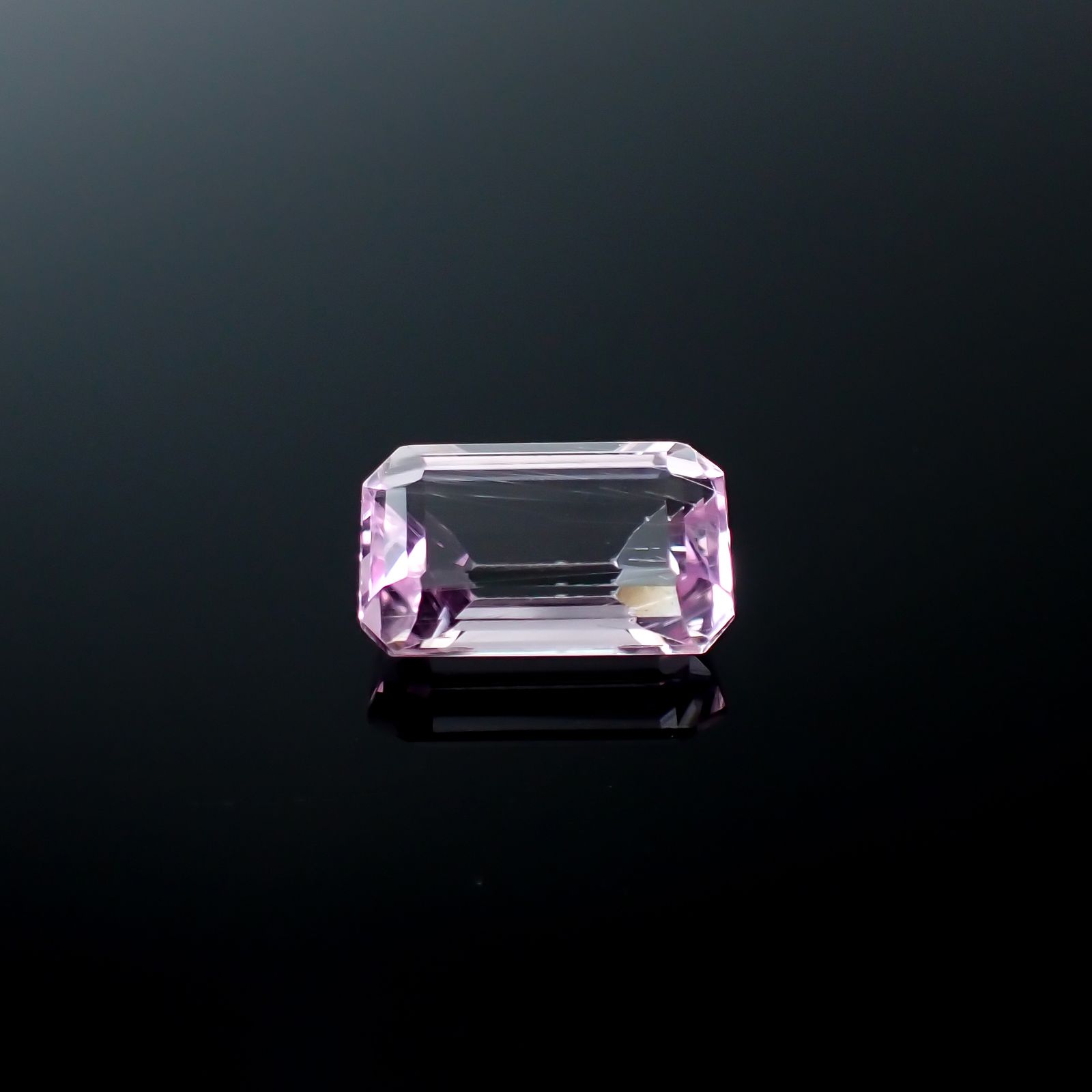 クンツァイト アフガニスタン産 5.71ct[231224713]13.1x8.3mm前後