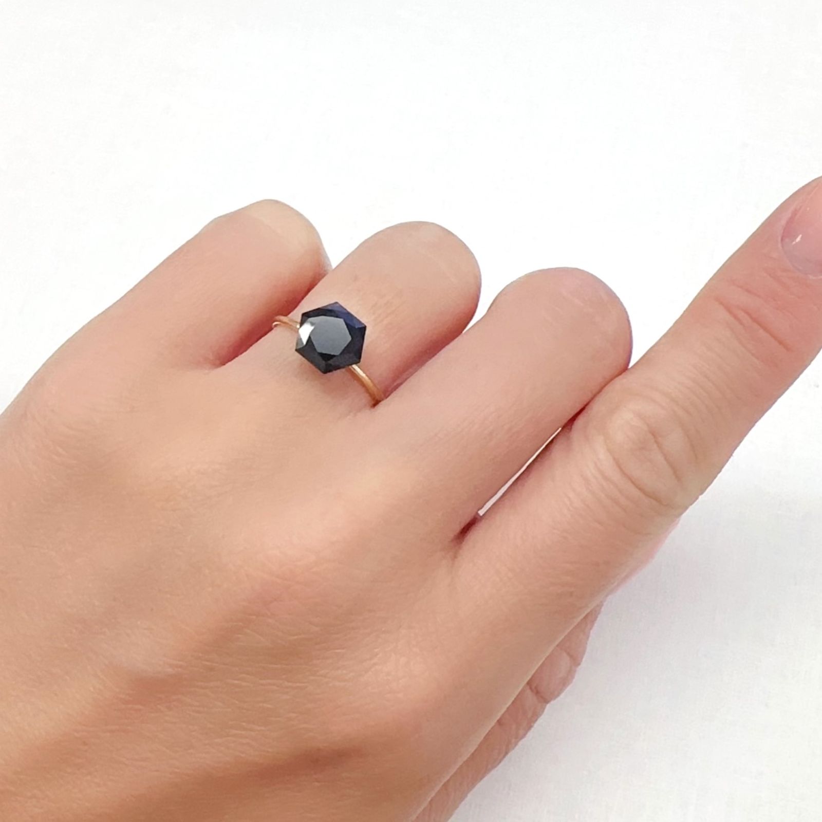 ◇ヘキサゴンカット◇モリオン チベット産 1.97ct[240427365]7.8x7.7mm前後