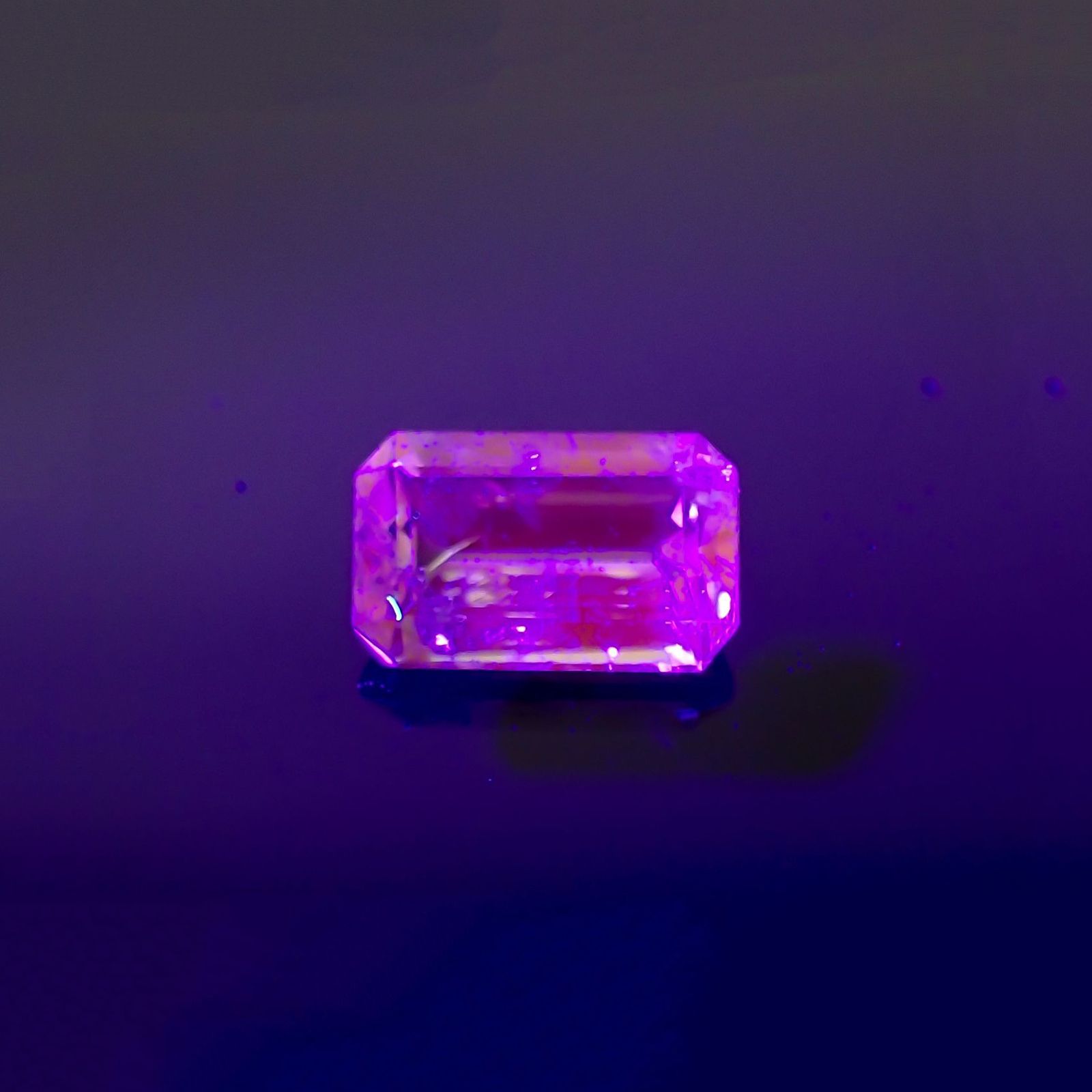バイカラーツァボライト(宝石名グリーン グロッシュラー・ガーネット) タンザニア産 識別済 0.80ct / 6.7x4.2mm前後 [210711570]