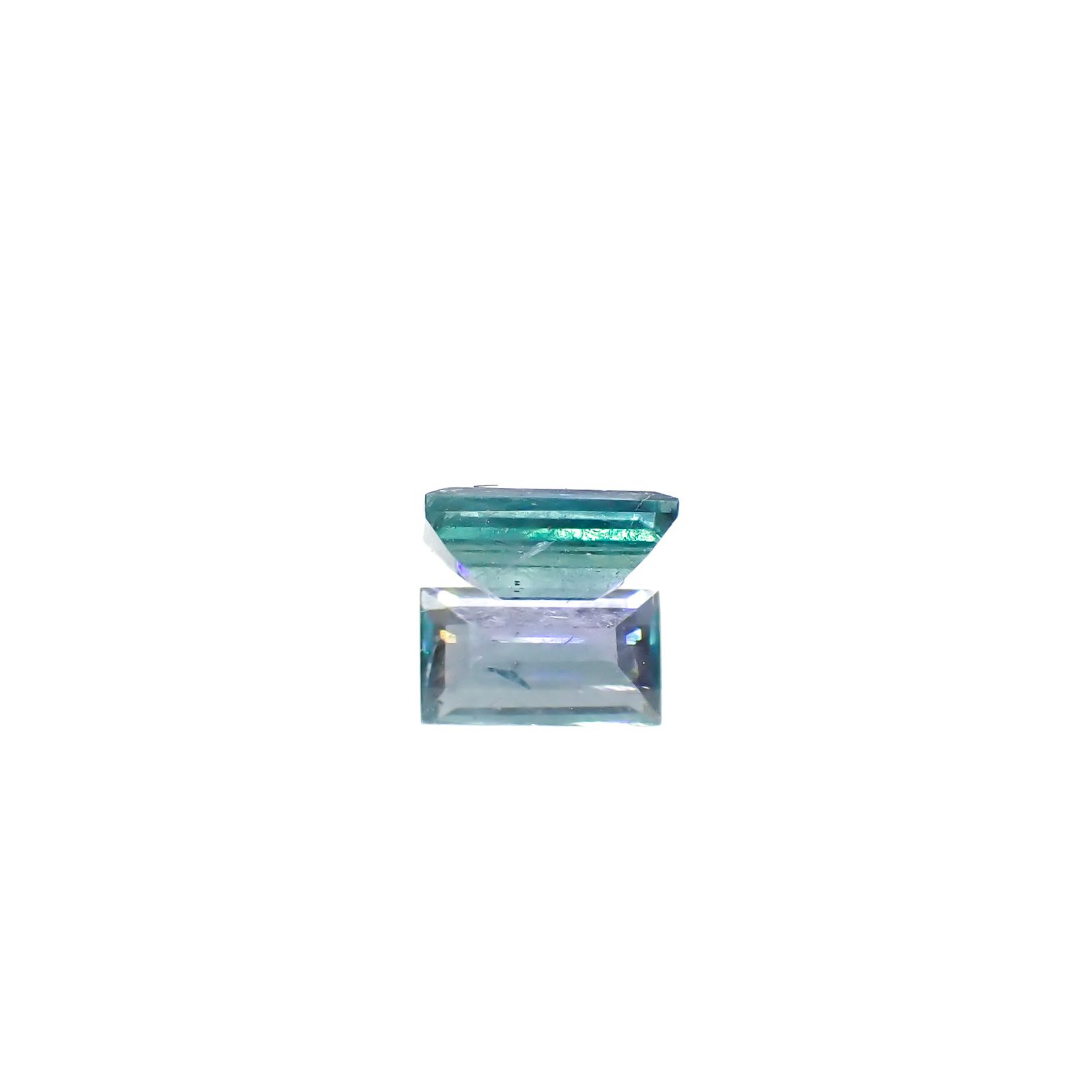 ブルーコーネルピン(宝石名ブルー・コーネルピン)タンザニア産 0.36ct 識別済[240527691]5.4x3mm前後