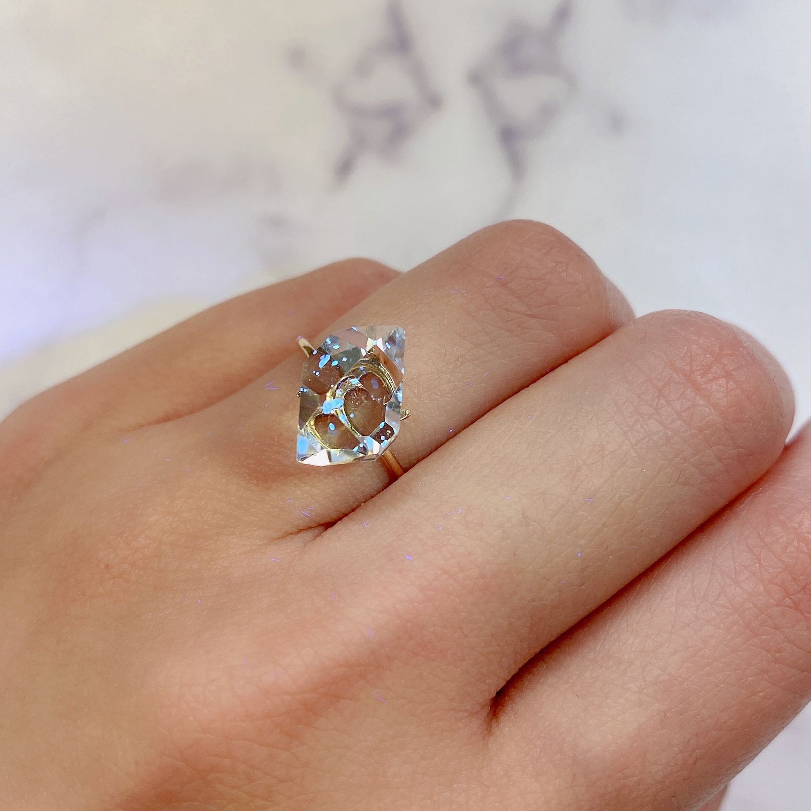 オイルインクォーツ パキスタン産 ルース 4.84ct[210811433]12.9×10mm前後