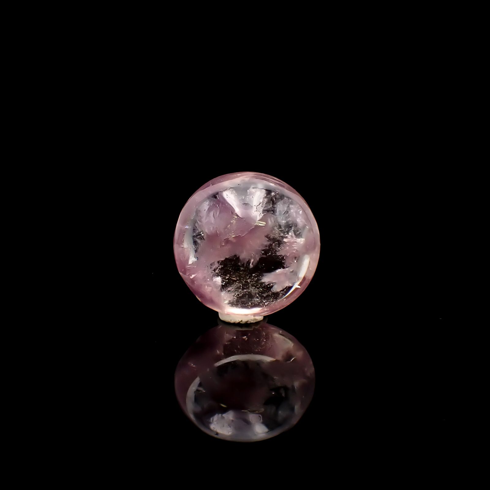 レピドライトインクォーツ ブラジル・ミナスジェライス州産 20.29ct / 18.2x18.1mm前後 [260331877]