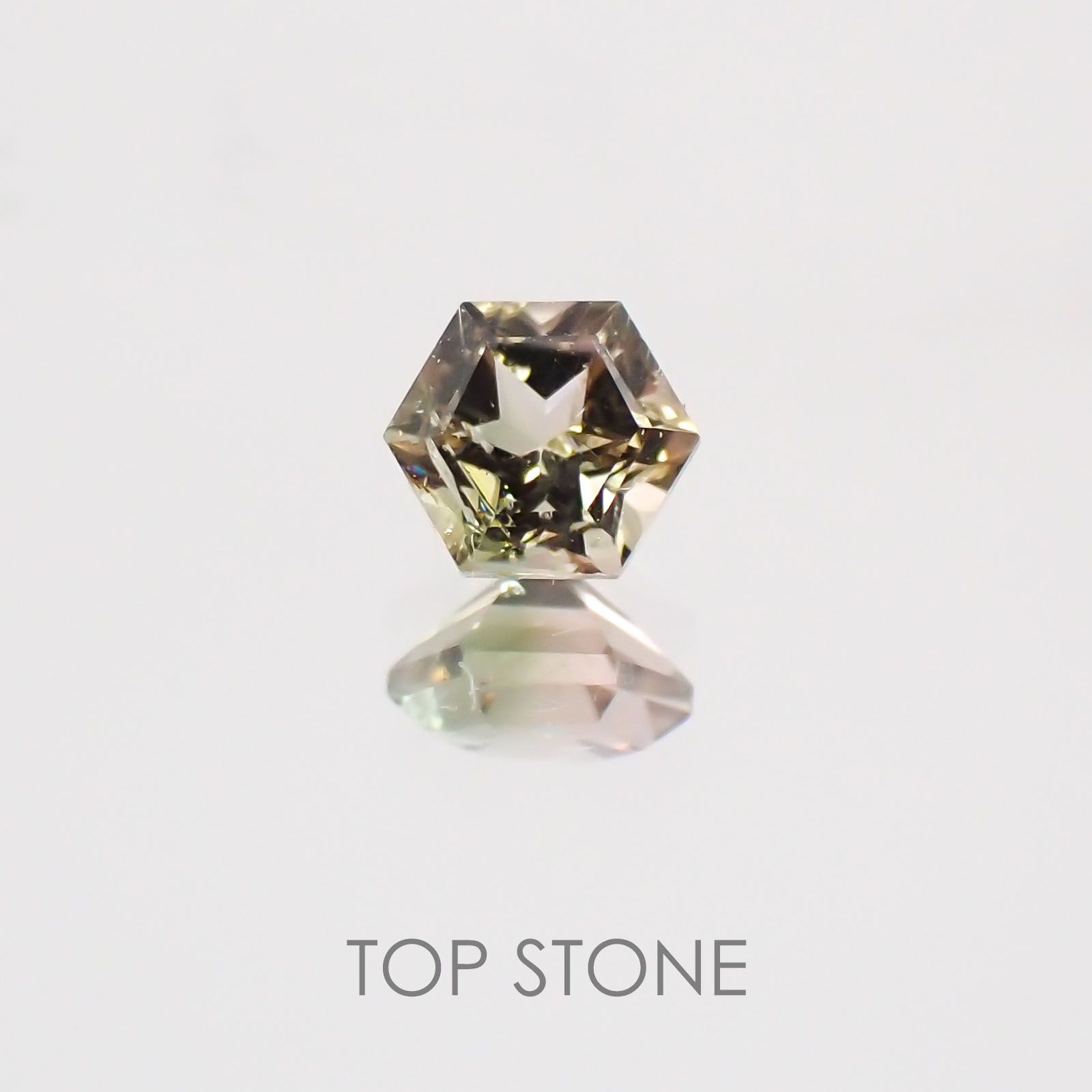 ◇ヘキサゴンカット◇バイカラートルマリンSA ブラジル・アフリカ産 ルース 0.16ct[21019149]3.1×3.1mm前後