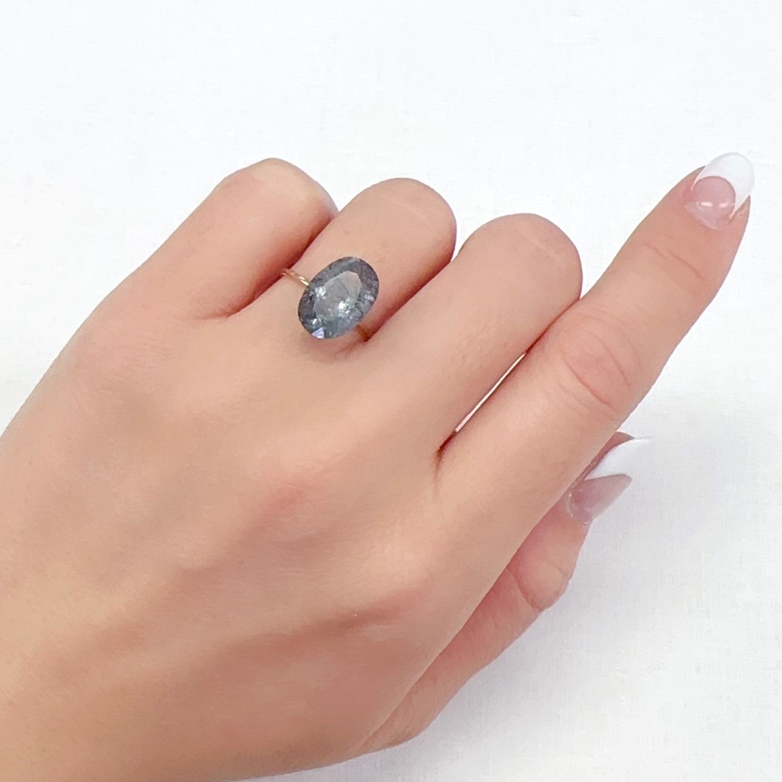 モスアクアマリン ブラジル産 3.89ct[231224700]12.7x8.8mm前後