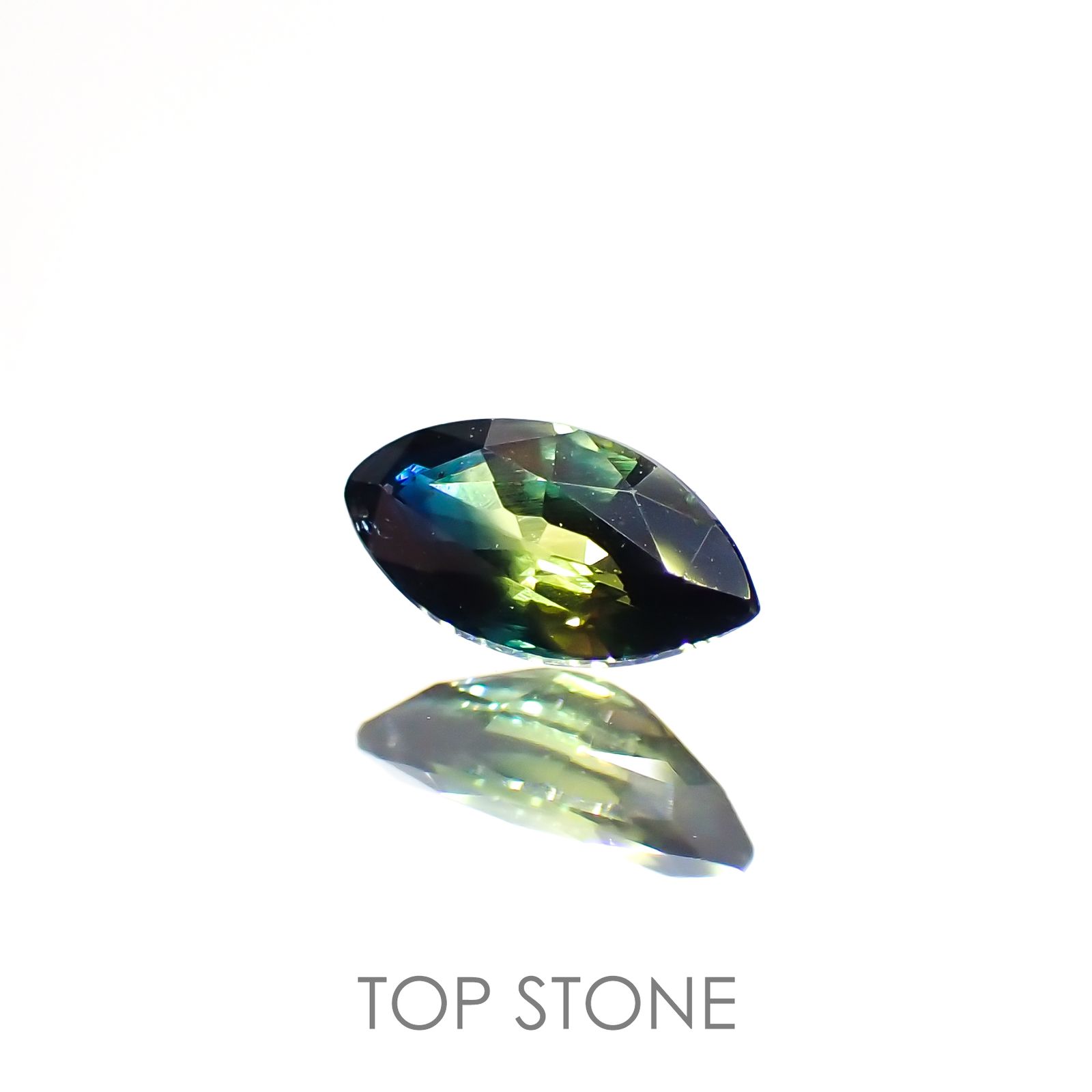 バイカラーサファイア(宝石名サファイア)マダガスカル/オーストラリア産 0.42ct 識別済[220114845]6.5x3.3mm前後